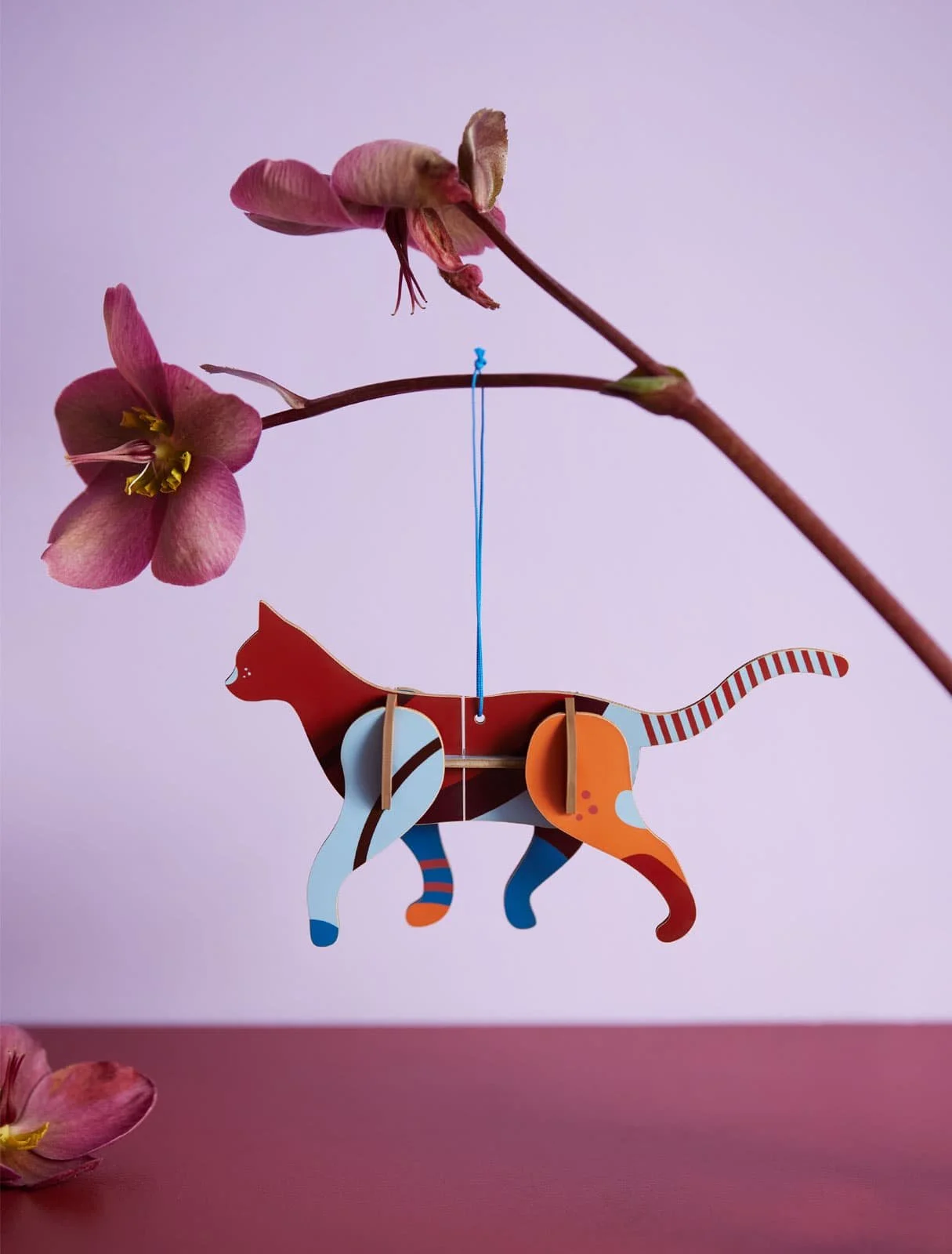 CAT_ORNAMENT-FESTIVE-PLAY-LUCKY-CHARM_WEBSITE_AMBIENT_PICTURE.jpg