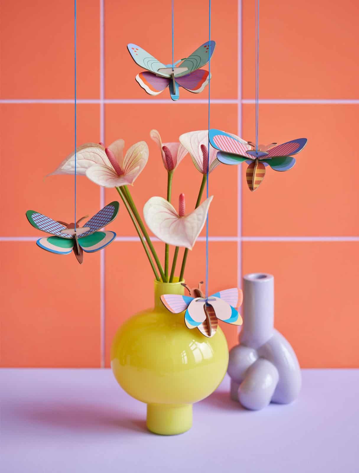 GRID-BUTTERFLY-DOTTED-BUTTERFLY-HONEY-BEE-BUMBLEBEE_ORNAMENT-FESTIVE-PLAY-LUCKY-CHARM_WEBSITE_OVERVIEW_PICTURE-1.jpg