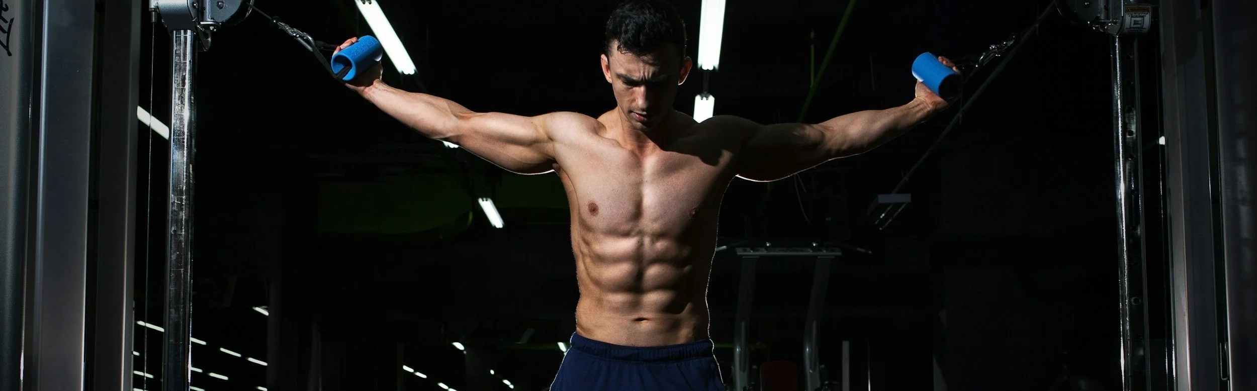 Man met sterke core als voorbeeld van functionele kracht.