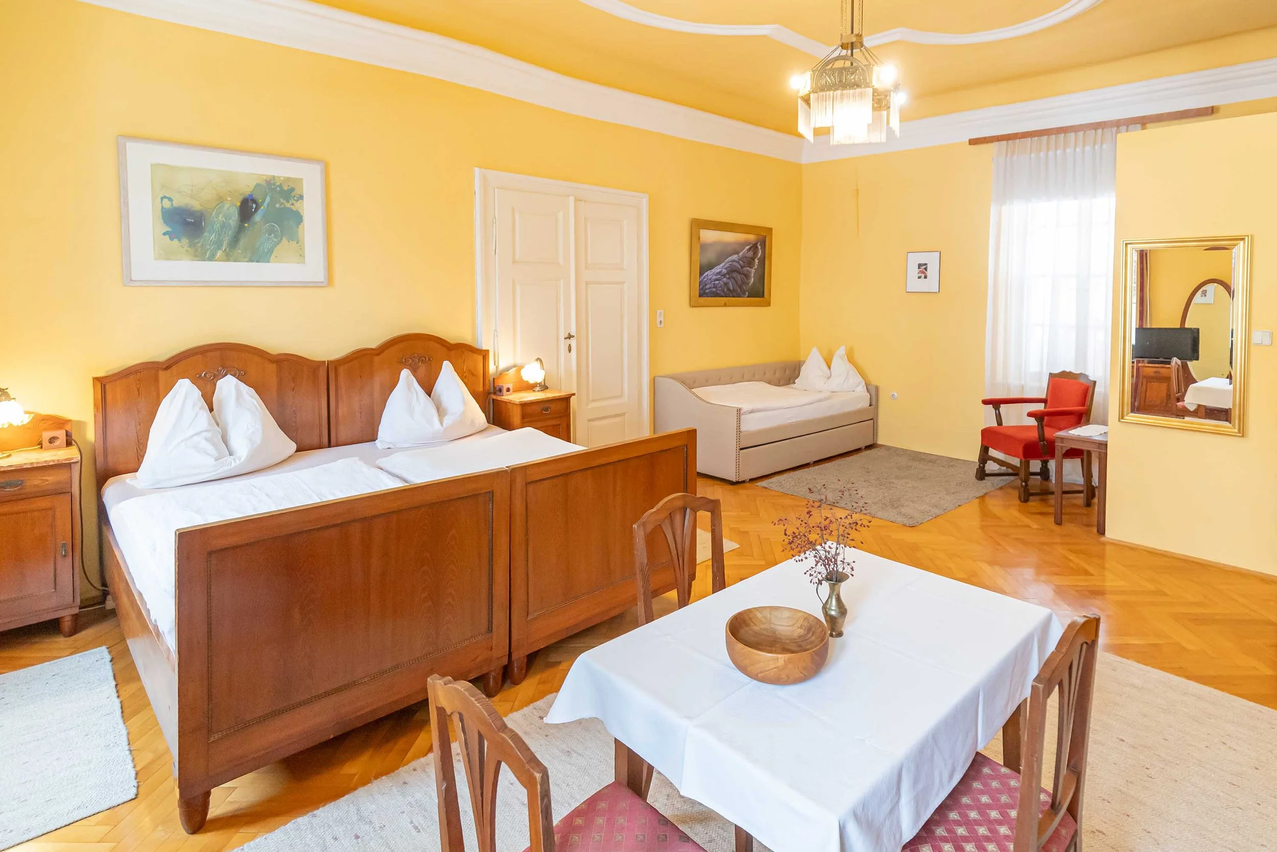 Schlossgut Gundersdorf Korezimmer 8.jpg