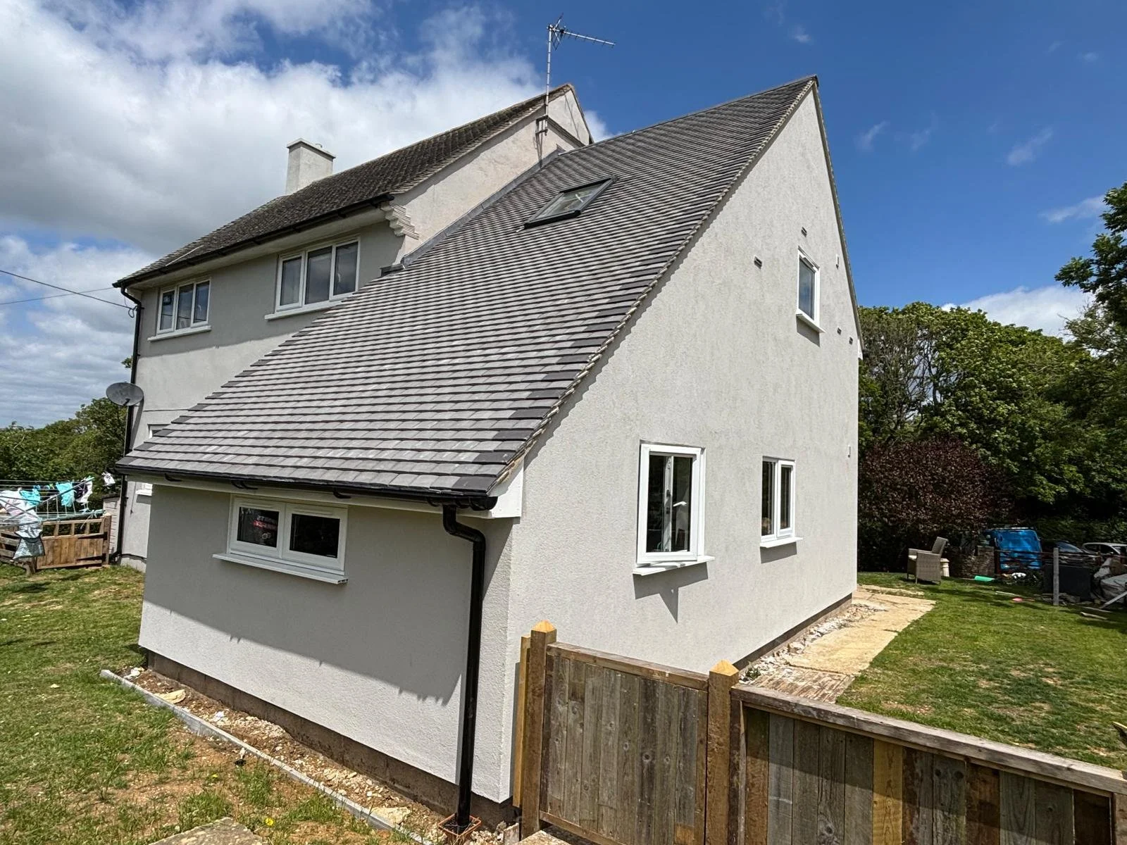 Durable Silicone Rendering for a Coastal Farmhouse Extension – Swanage, Dorset