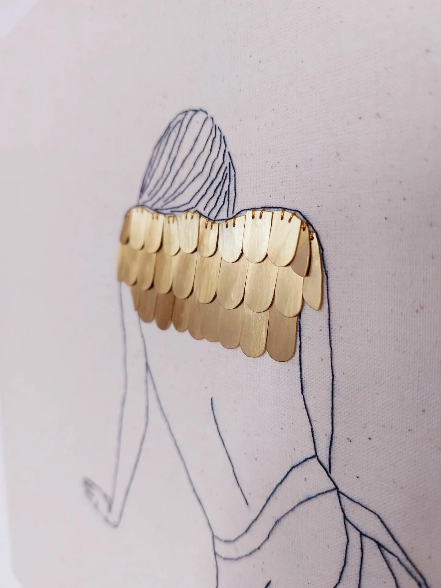 Sans doute la collab qui m'a demand&eacute; le plus de temps pour me lancer et celle qui a eu le plus de succ&egrave;s. &Ccedil;a vois plairait qu'on vous propose d'autres pi&egrave;ces avec @sianaswiecabijoux ?
#collaprecieuse #artisanatdartfrancais