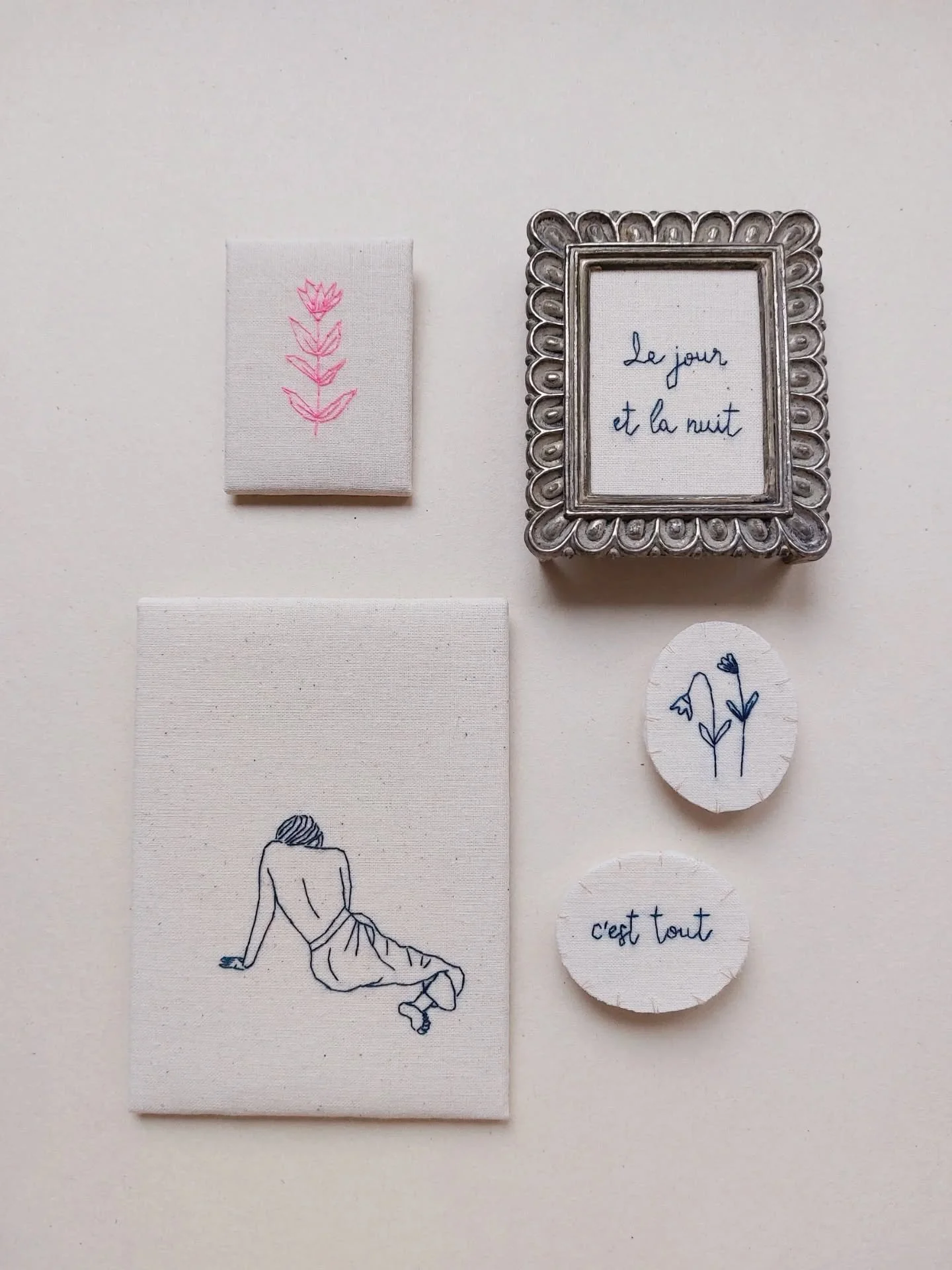 Entrer dans une nouvelle ann&eacute;e implique de faire le point, le tri, et de vous montrer ce qui est disponible sur mon eshop. 
Voil&agrave; donc une s&eacute;lection de pr&eacute;cieuses miniatures.
Belle d&eacute;couverte ♡