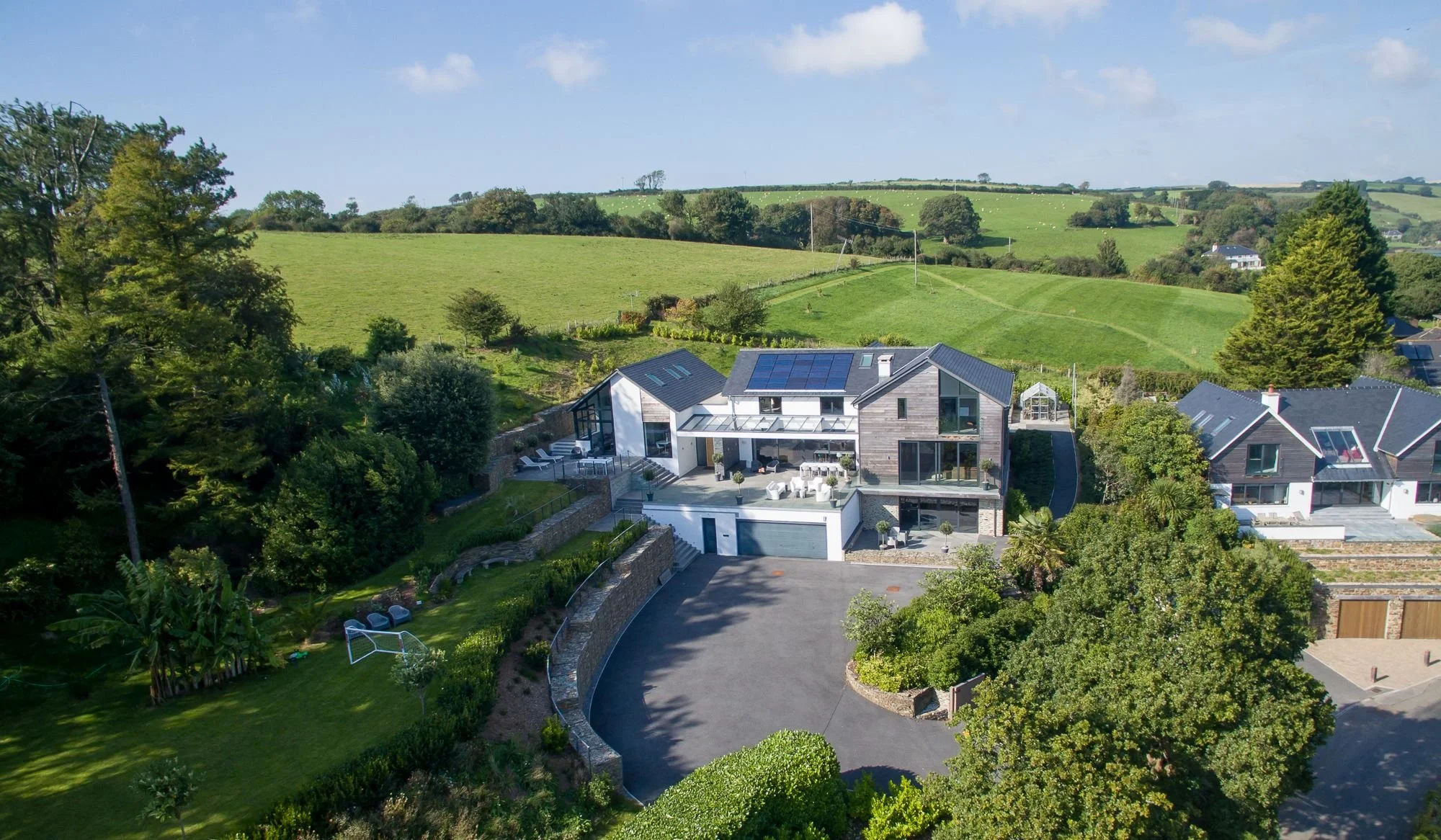 Example 1 of house built on a hill
