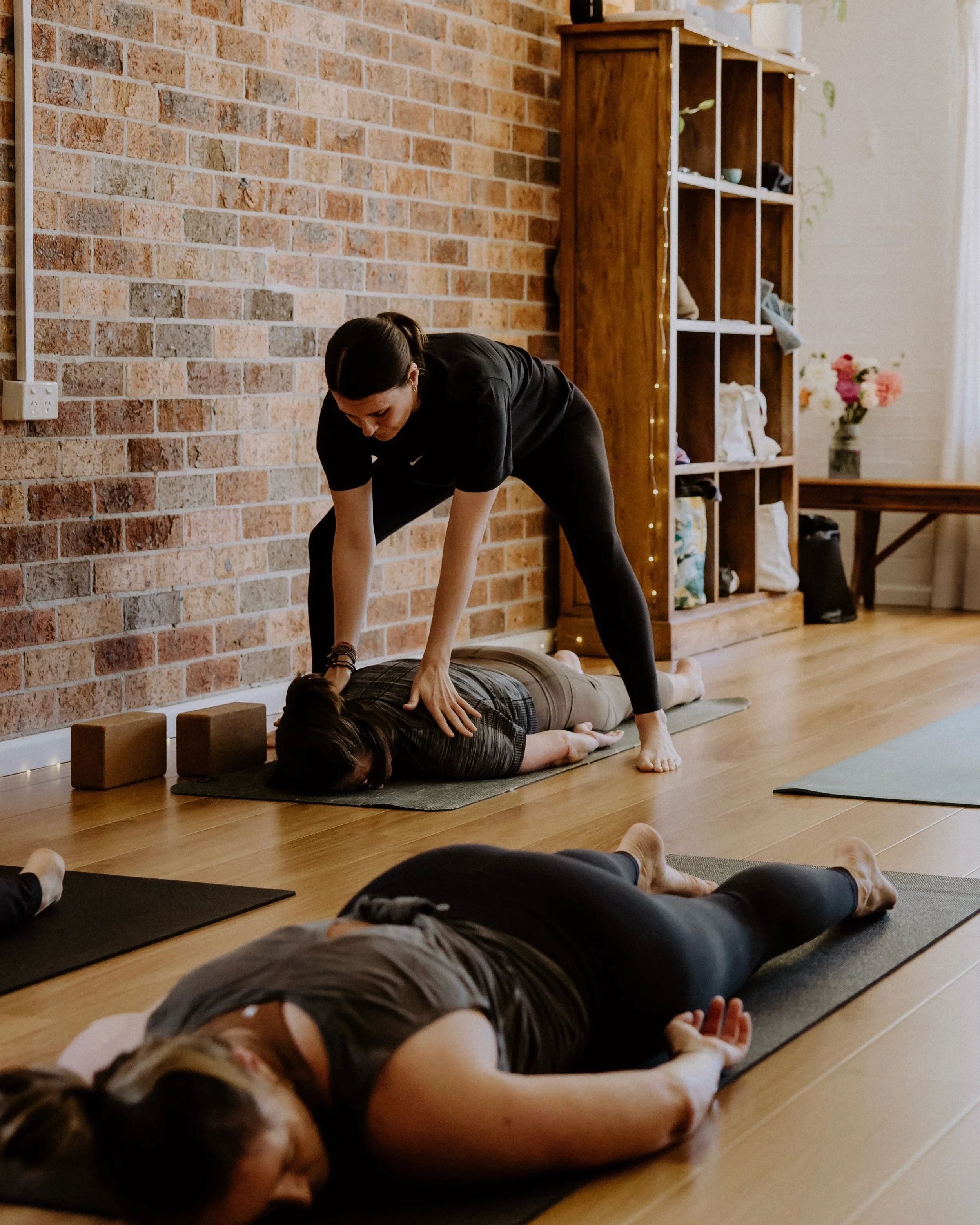 Your practice doesn&rsquo;t have to be complicated to be effective. If you&rsquo;re feeling overwhelmed or need a hard reset, try these&hellip;
 
🌻 Lie down on your belly - that&rsquo;s it. Finding a supportive prone position - whether it&rsquo;s fl