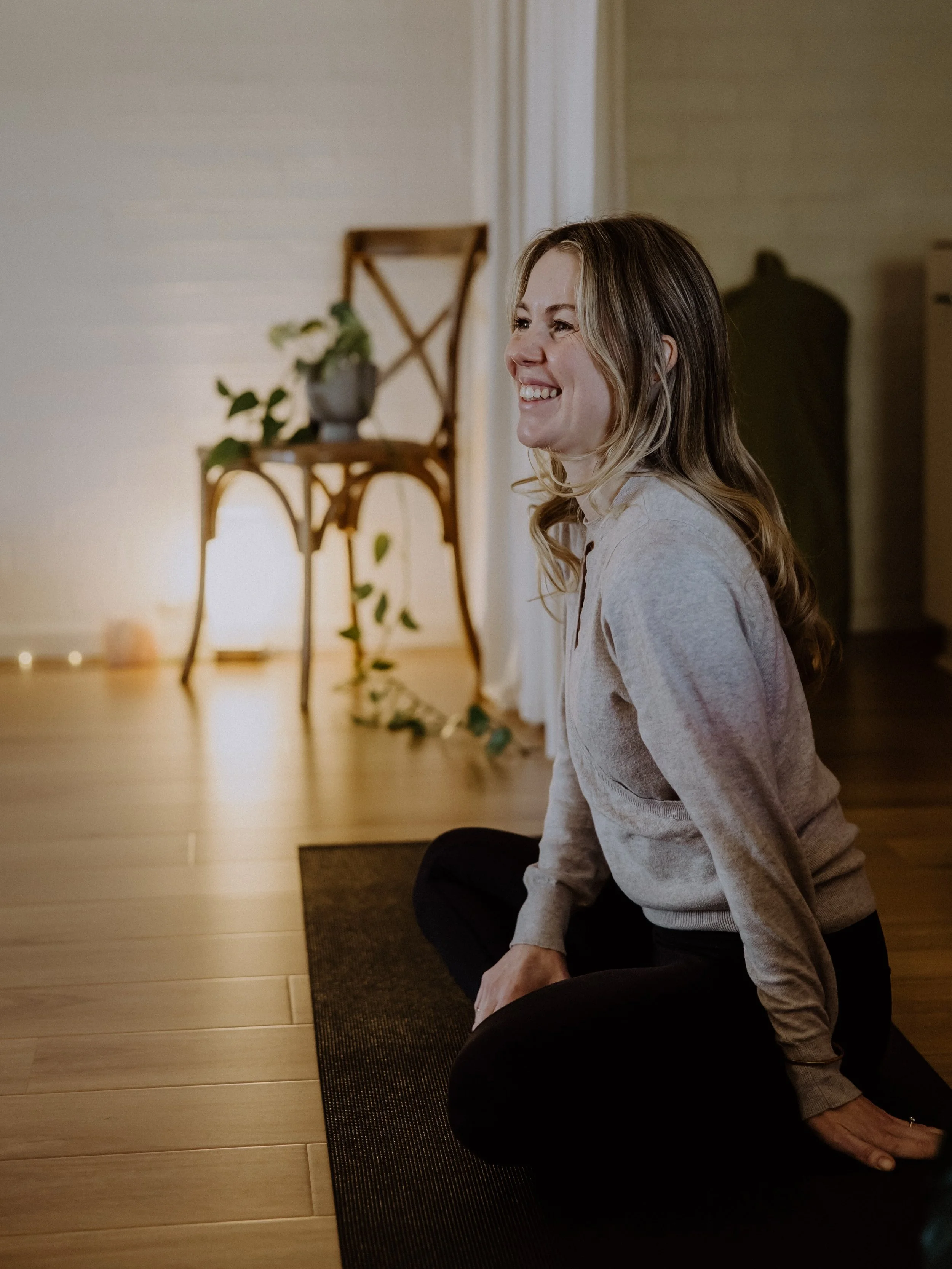 Because rest is productive too, there&rsquo;s our Chill class with Alanah 😌👌🏼 Sink into deep restorative postures, be held in a soft, supportive space &amp; be gently wrapped in as many blankets as you need 😉 
 
Alanah&rsquo;s deep love of slowin