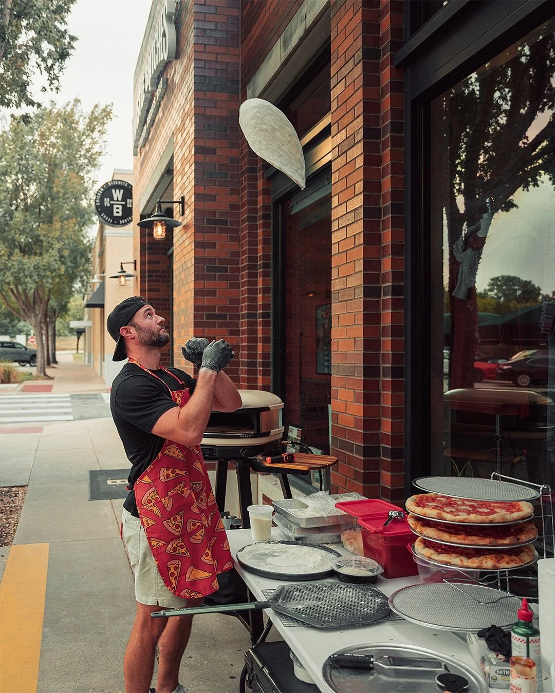 @davespizzaoven needed help and I needed pizza. 

Last week Dave was asked to do a pop up to help the team @thenormalbrand open their 13th store and 1st in Texas. He asked if I could help and who am I to say no to some of my favorite pizza that&rsquo
