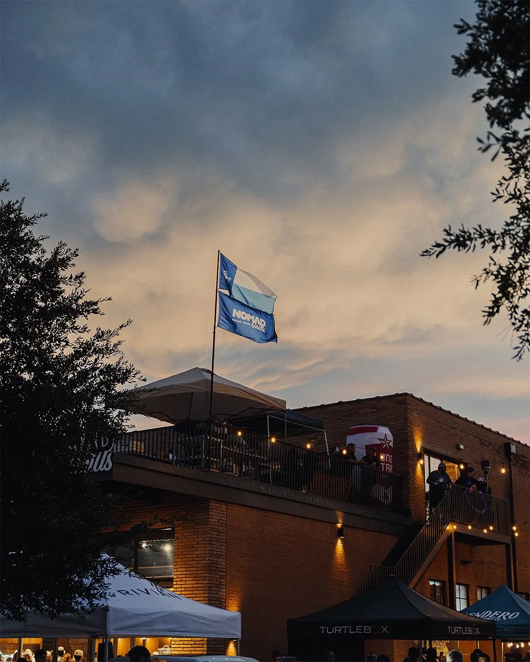 Some folks look forward to summer camp&hellip; I look forward to @campnomadtx from @nomadgrills!

Not many can put on a party like they do with free bites by some of the best chefs and pitmasters from all over, the incredible meat from @snakeriverfar