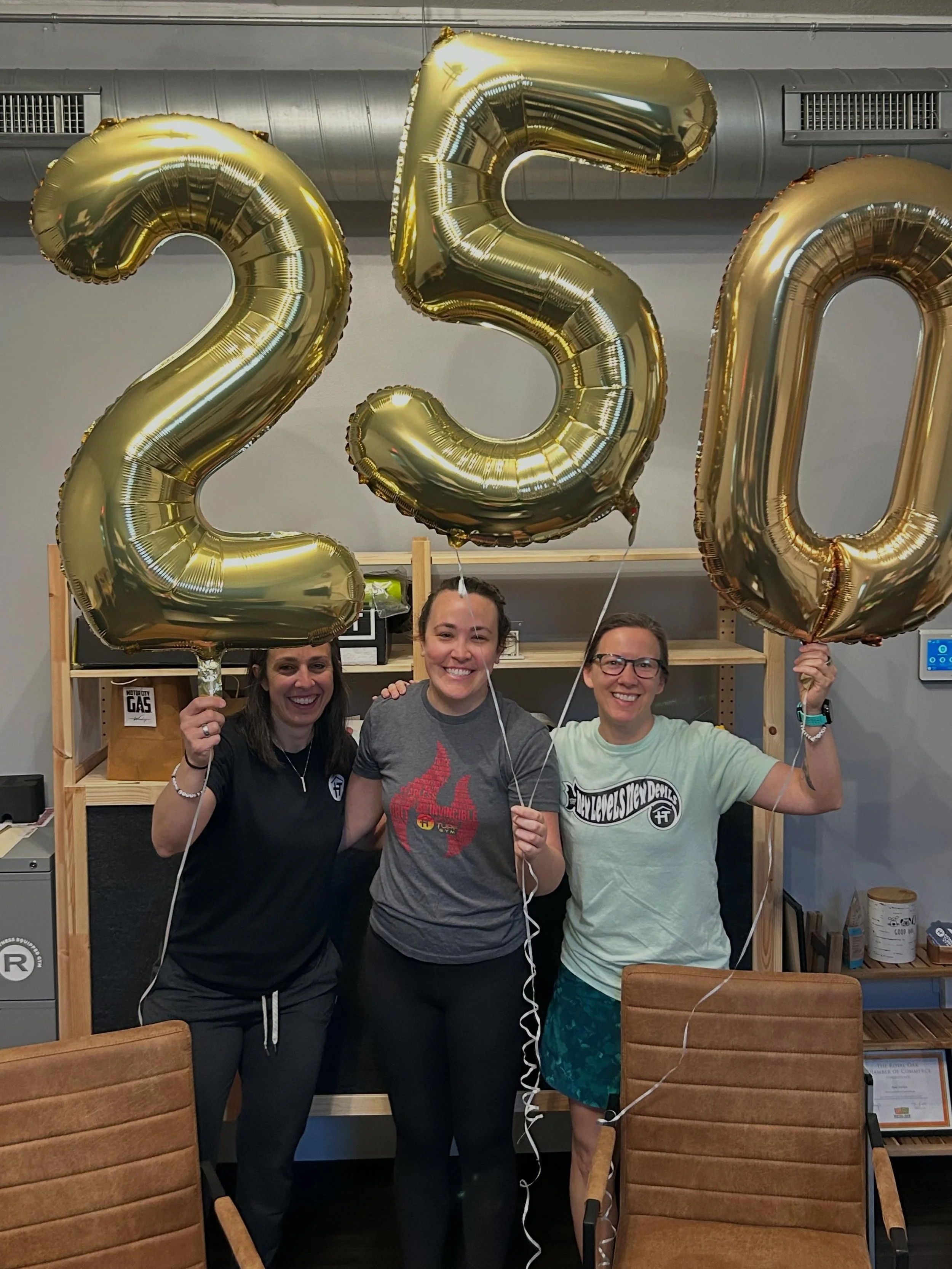 Cheers to Kelsey on her 250th visit to Home Turf! Holy crap! 🥰🙌🏼😱🔥👏🏽 We absolutely love hanging out with you and love that you report that this is the most consistent you&rsquo;ve ever been with working out! We&rsquo;re so proud of you and loo