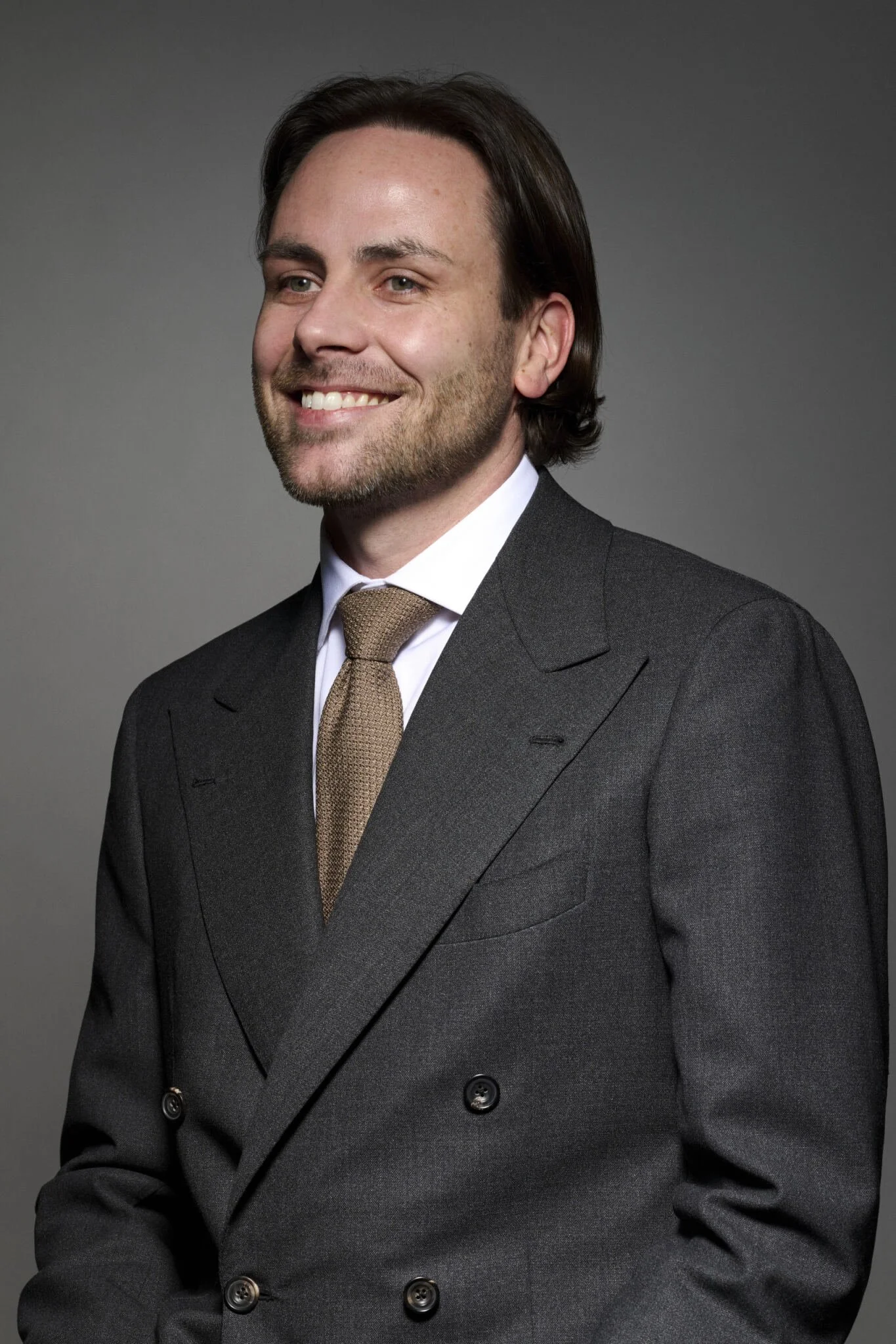 Dr Marco Nicoloso performing natural facial rejuvenation treatment in North London clinic