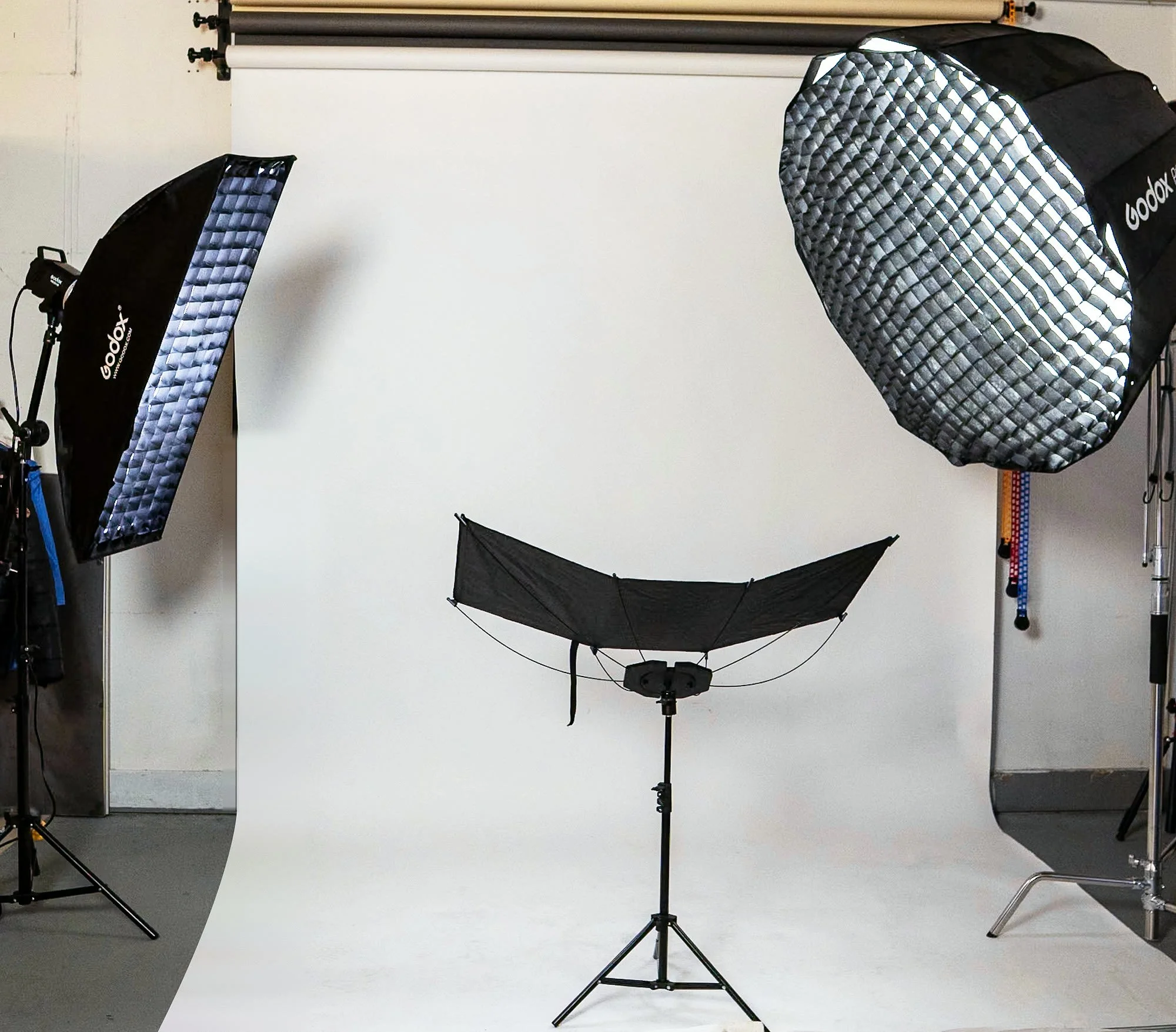 Kobe Studio Amsterdam: white seamless set with Godox lights