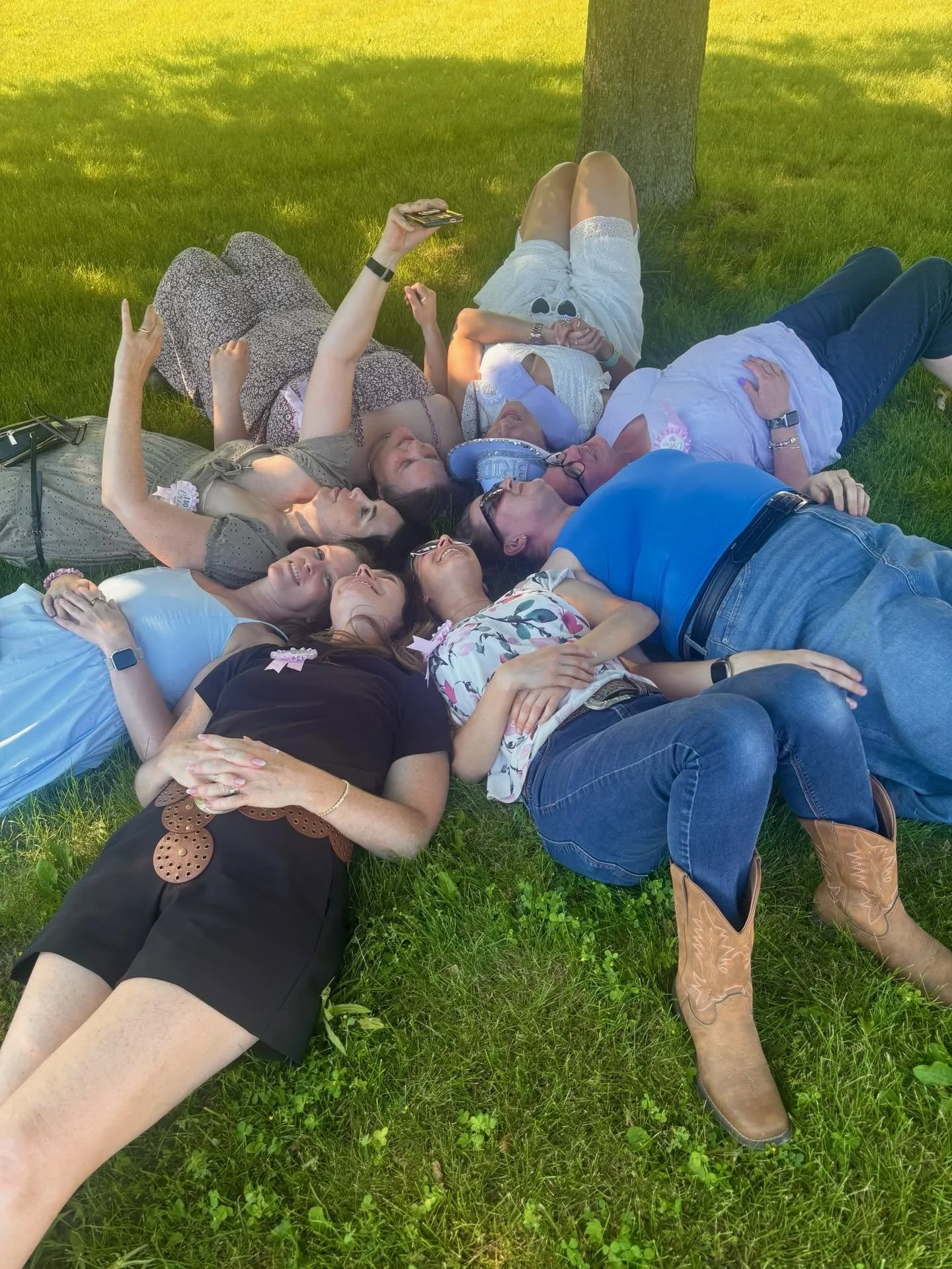 Bride to be Lindsay celebrating with her besties at Gravel Hill Family Vineyards!