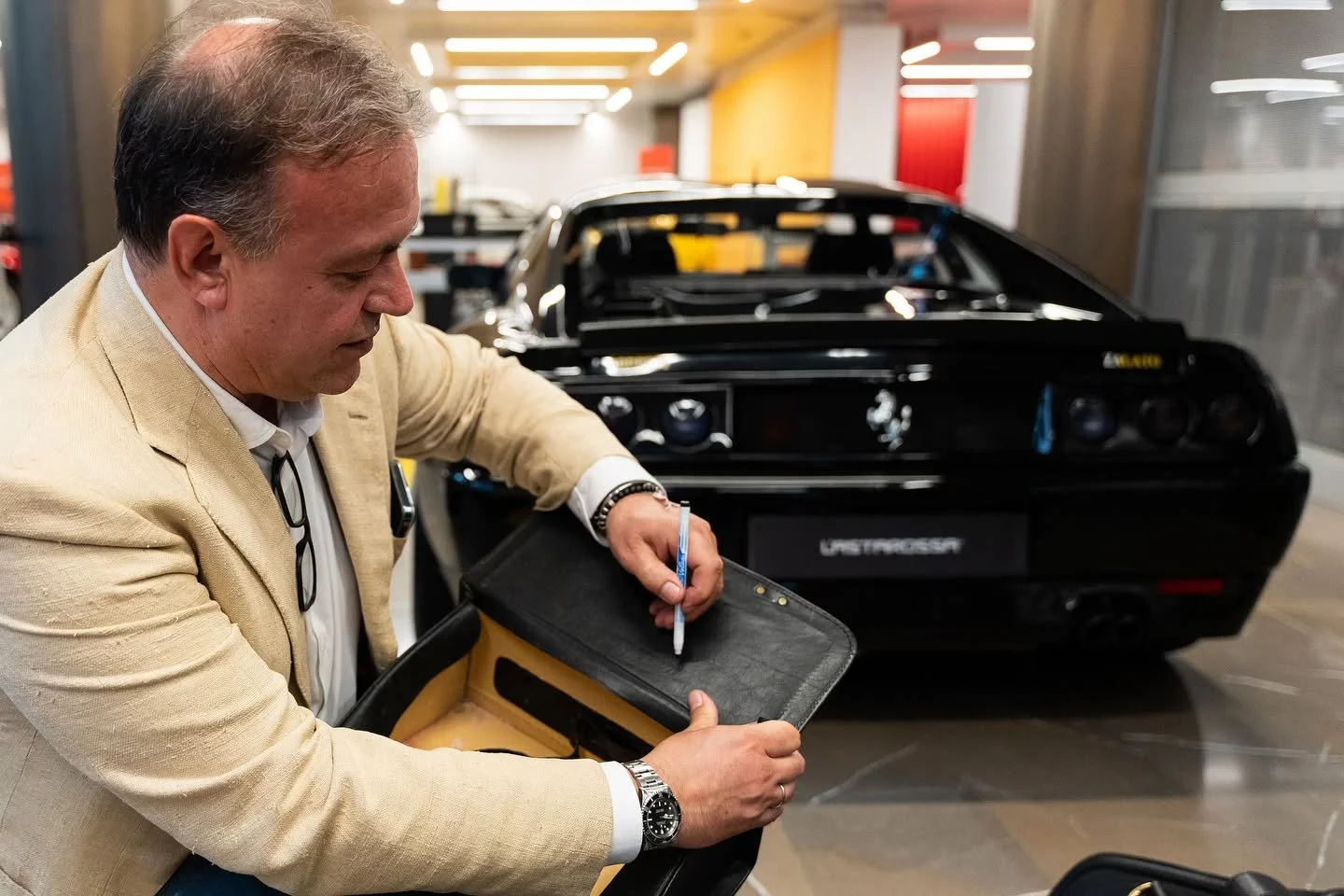 Success for @schedoni_official luggage at the 2024 edition of L&rsquo;ASTAROSSA&trade;️&hellip; with @simone.schedoni in attendance.
 
- 
 
Succ&egrave;s pour les bagages @schedoni_official lors de l&rsquo;&eacute;dition 2024 de L&rsquo;ASTAROSSA&tra