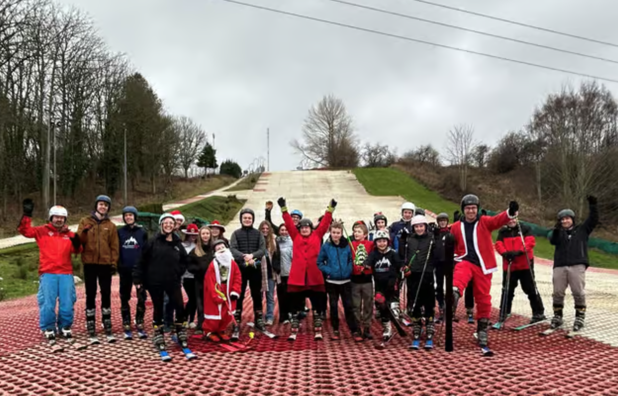 POLMONTHILL SNOWSPORTS CENTRE SECURES COMMUNITY OWNERSHIP