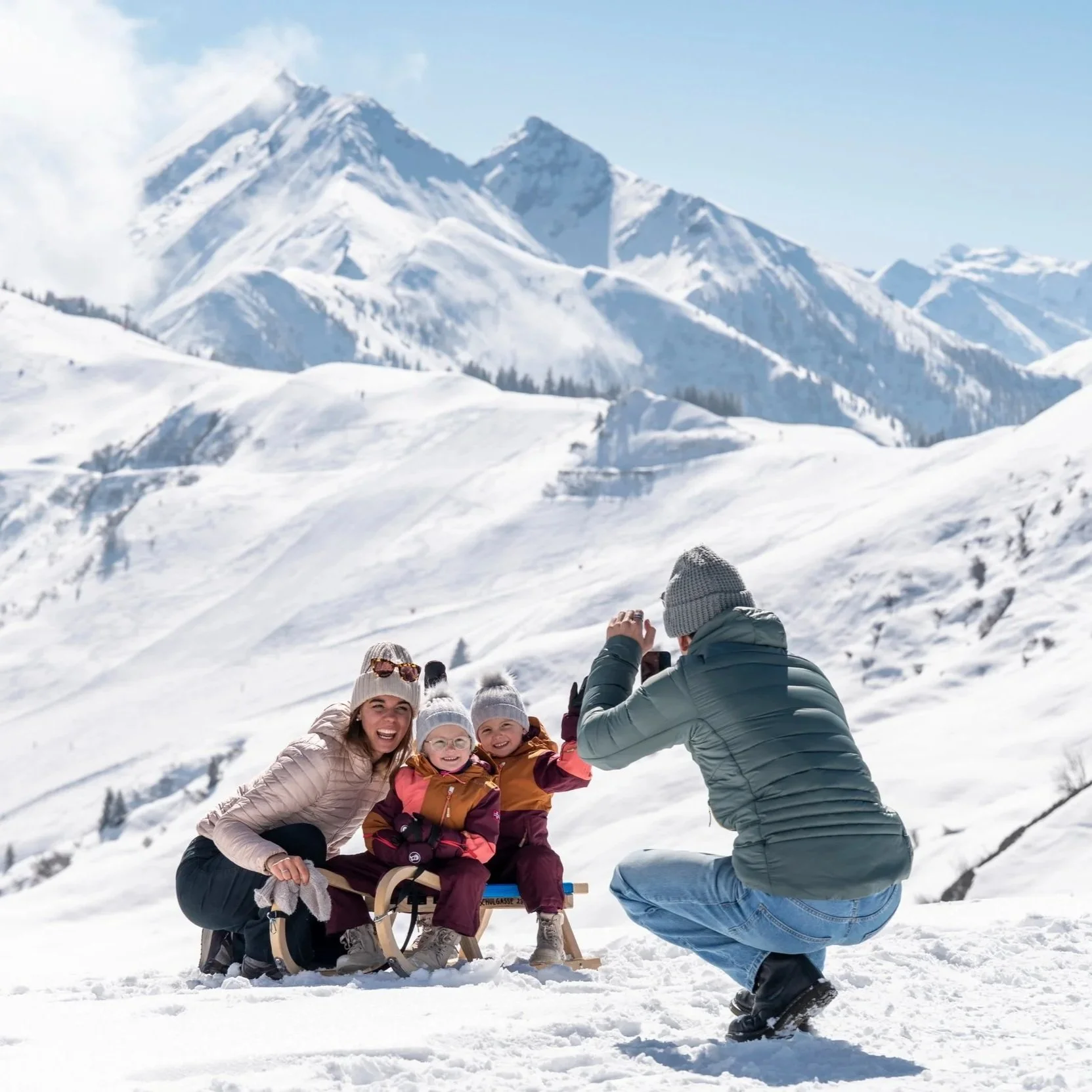 ONE WINTER HOLIDAY, DIFFERENT WAYS TO ENJOY IT