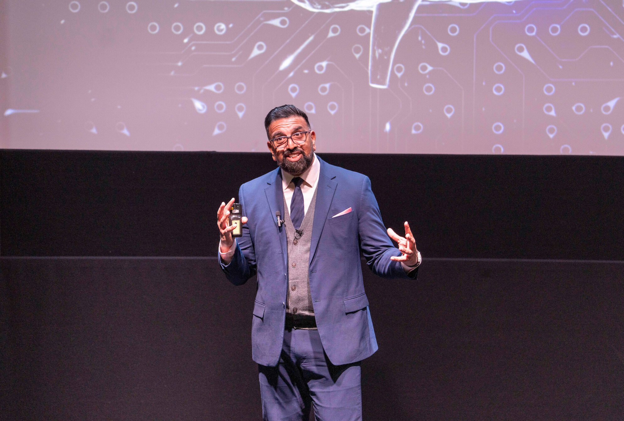 Vinay Parmar, Customer Loyalty Expert