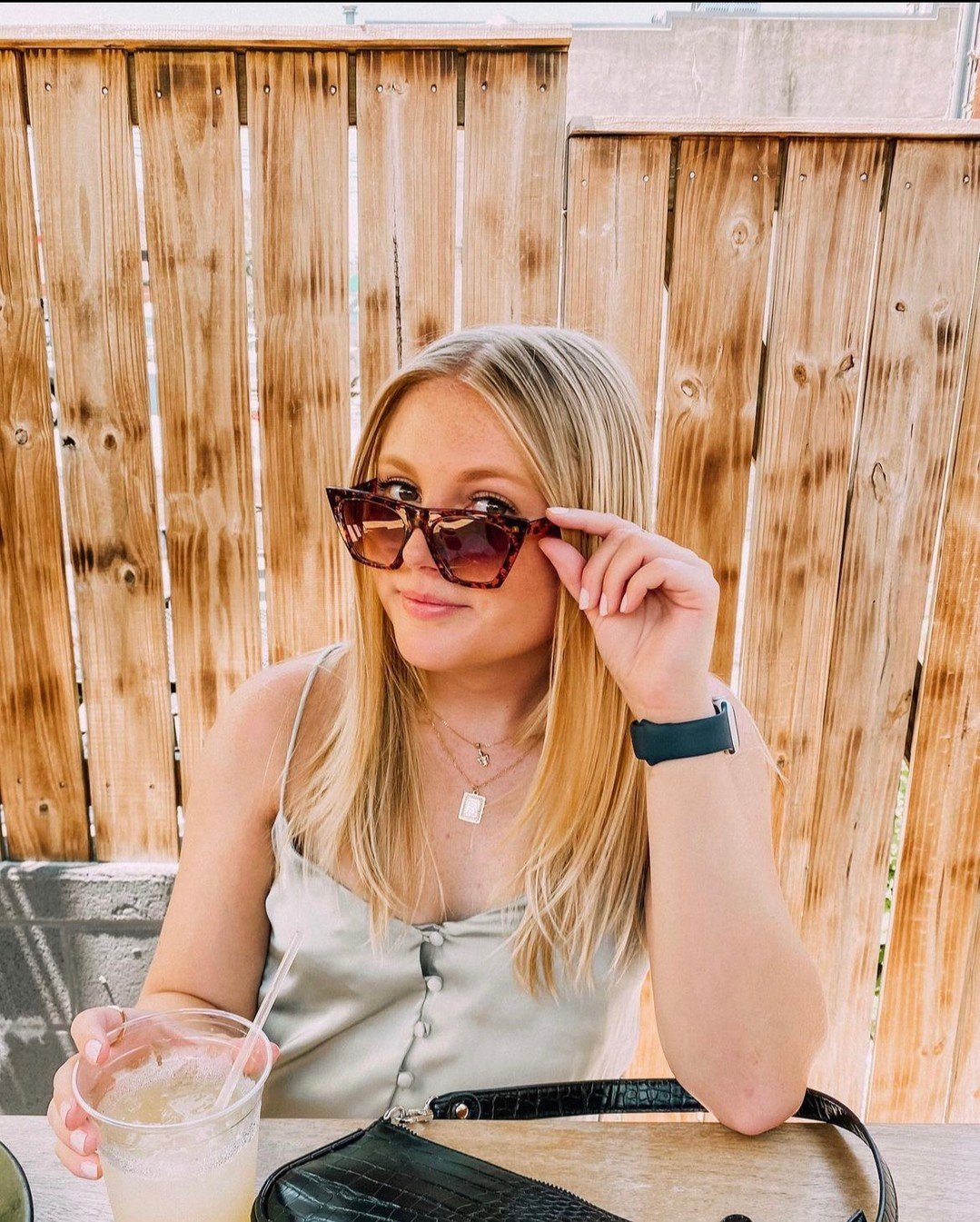 Sunglasses and cocktails: the ultimate accessory combo! 🍹✨

Don't forget, we've got bottomless brunch every Saturday and Sunday!

#brunchinbaltimore #baltimoreresturants #drinkspecials #outdoorseating #springinbaltimore #bottomlessbrunch