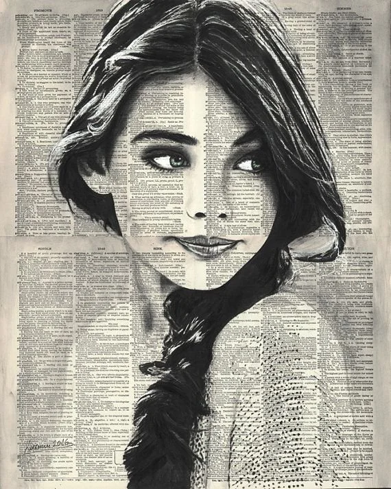 Disegno di volpi arancioni e fiori bianchi e neri con foglie, su sfondo chiaro.