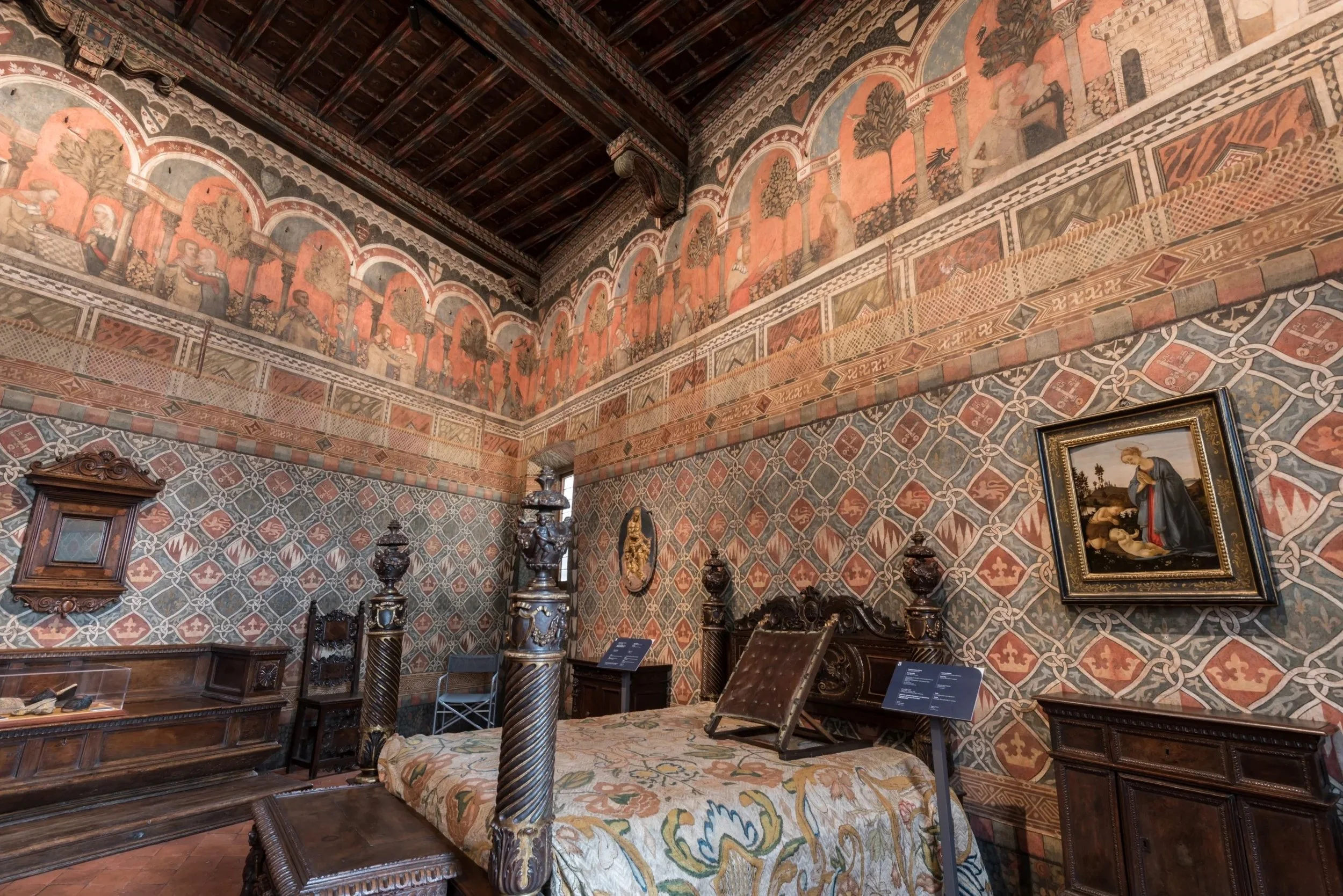 castellana camera.jpg