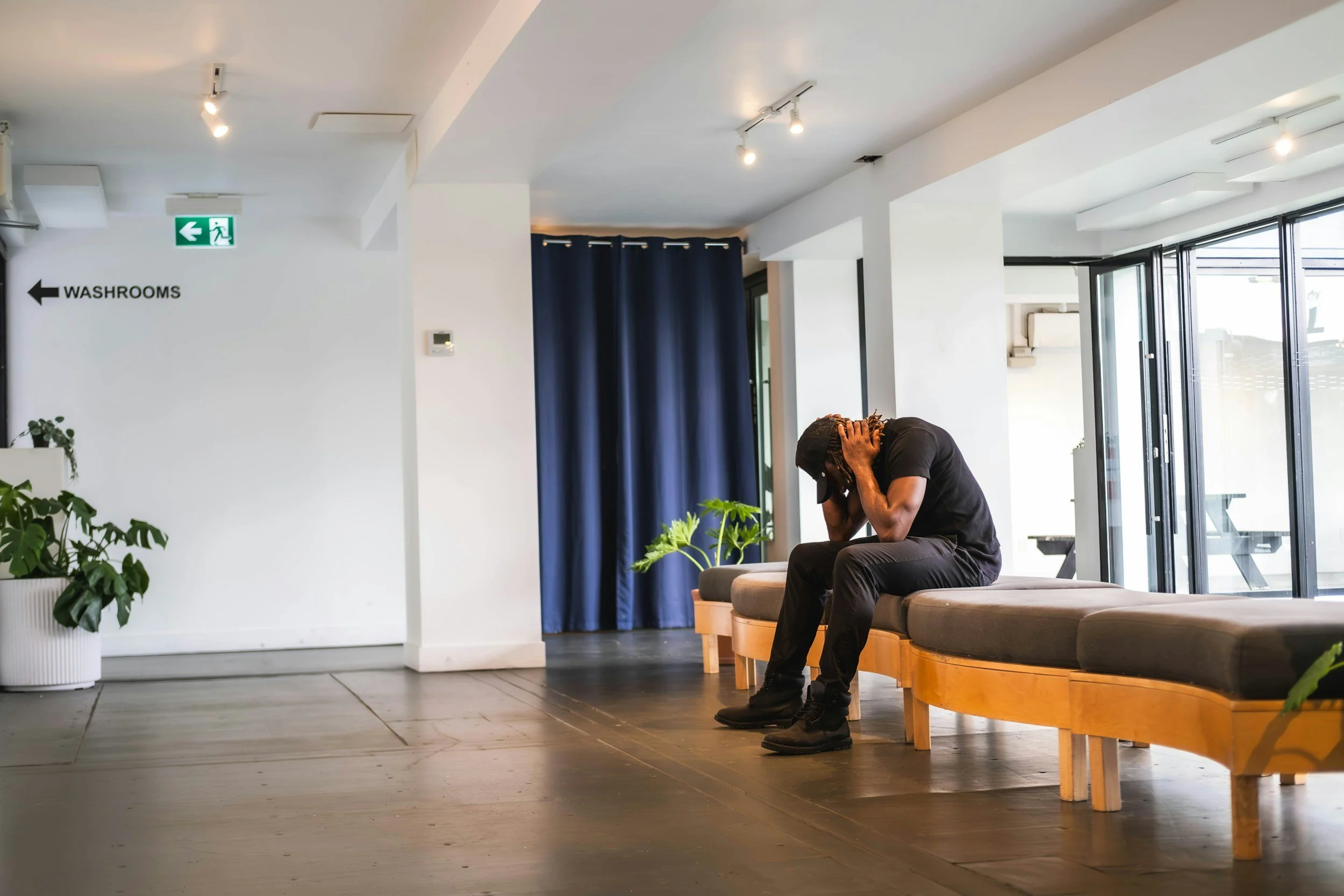 L'anxiété des résultats d'examens médicaux : comment la sophrologie vous aide à traverser l'attente