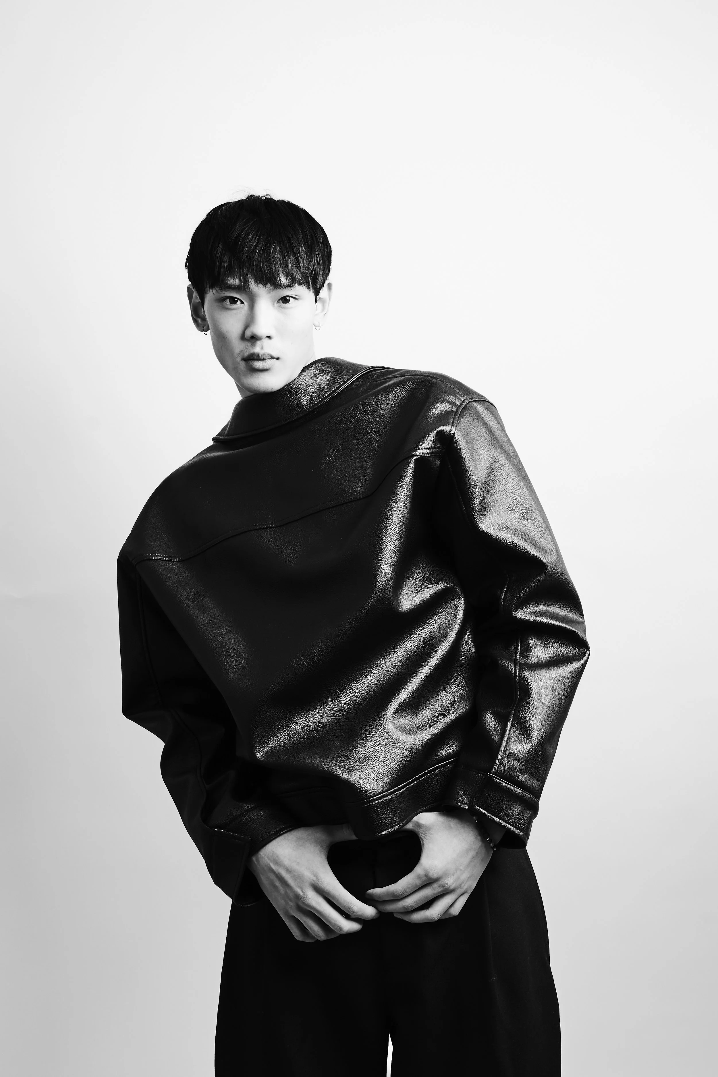 select model - RYAN6582 1.jpg