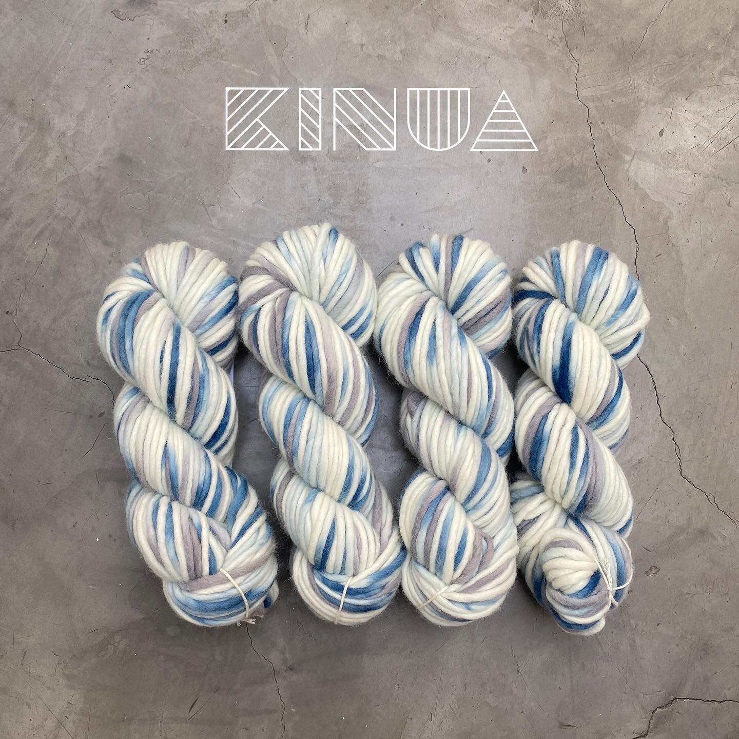 Te presentamos &ldquo;Sea 🌊&rdquo; un lindo color te&ntilde;ido naturalmente con la planta de indigo 🌿&amp; eucalipto con bellos matices inspirados en el mar. Disponible en grosor chunky (recomendable para palito numero 12mm) 100% 🐑 merino peruana