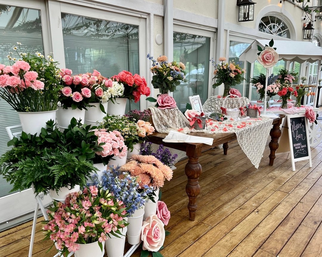 Behind the scenes from Brianna's &quot;Love is in Bloom' Bridal Shower 🌸

Flower Bar's are the perfect activity for any shower or event that guest's can enjoy the beauty of for days to come! 

Ask us about our 'Floral Bar Packages' and available upg