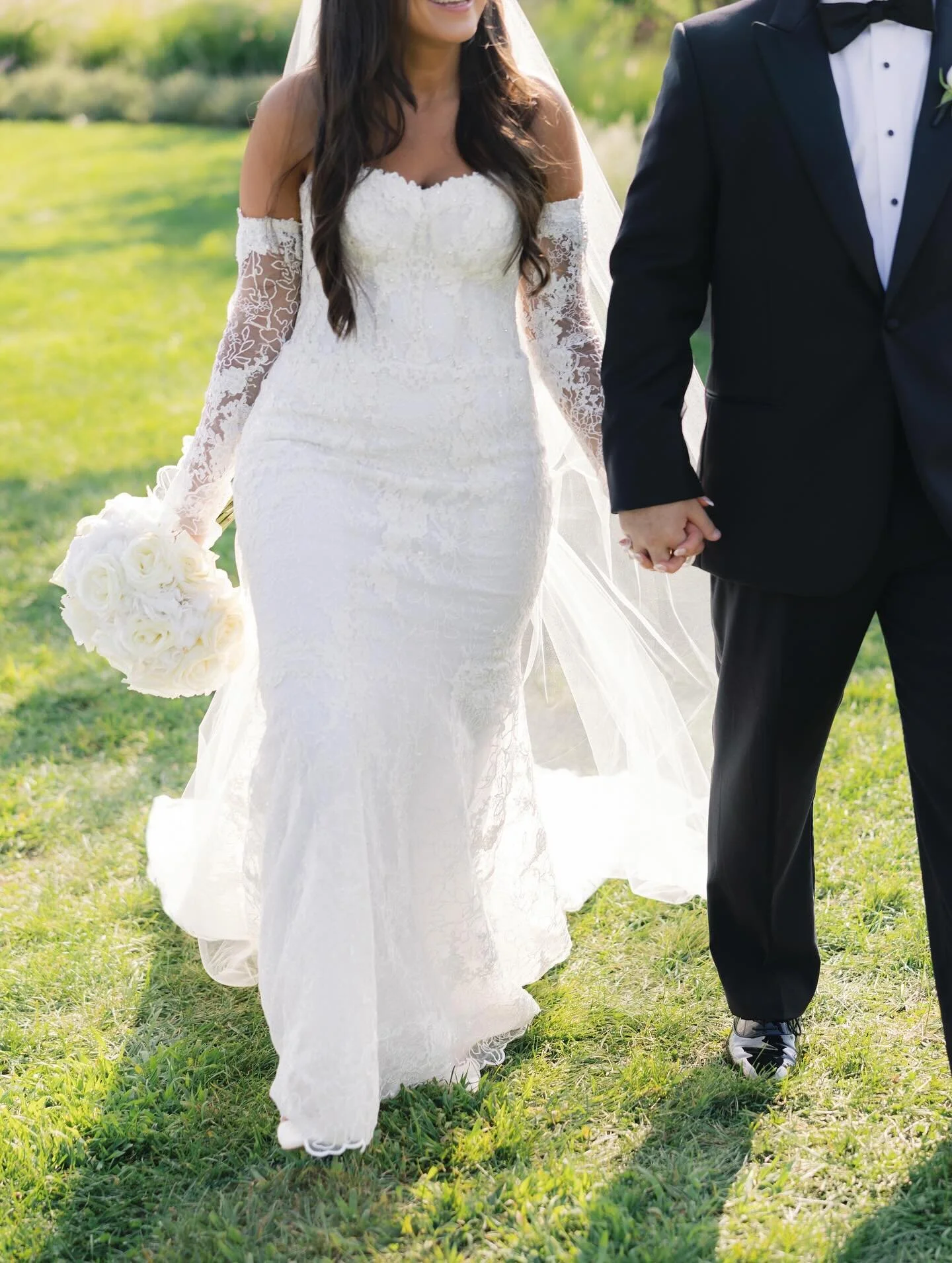 Jade &amp; Nick&rsquo;s Meadowlark celebration was nothing short of magical &mdash; from romantic personal blooms to an unforgettable ceiling installation + floral arches. Every detail designed with love, every moment filled with beauty. 💐

Venue: @