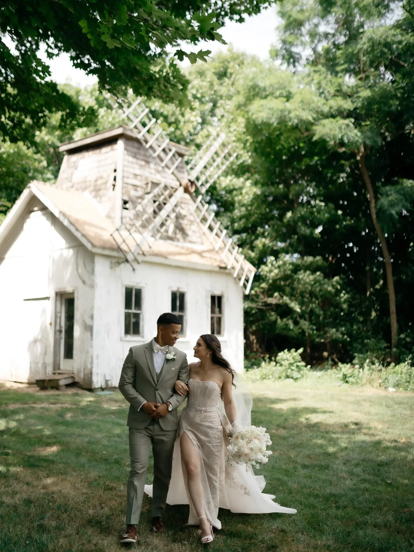 Every day we design for love stories, but today we pause to celebrate them 🤍
Happy Valentine&rsquo;s Day from all of us at With All My Heart Floral!

Photographer: @heatherpaulinephotography 
Floral Design: @withallmyheartfloral 
Venue: @giorgiosbai