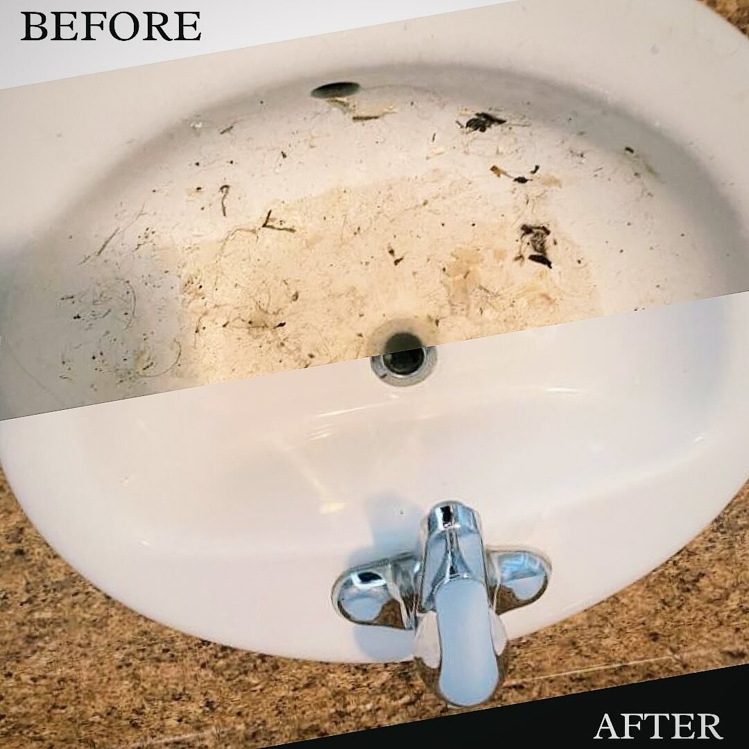 Cleaning spaces and creating happy faces!
A recent before and after of one of our bathroom cleans. Our team takes pride in transforming homes. So that you can enjoy a sparkling clean space, stress free!
If you’re looking to take the load of