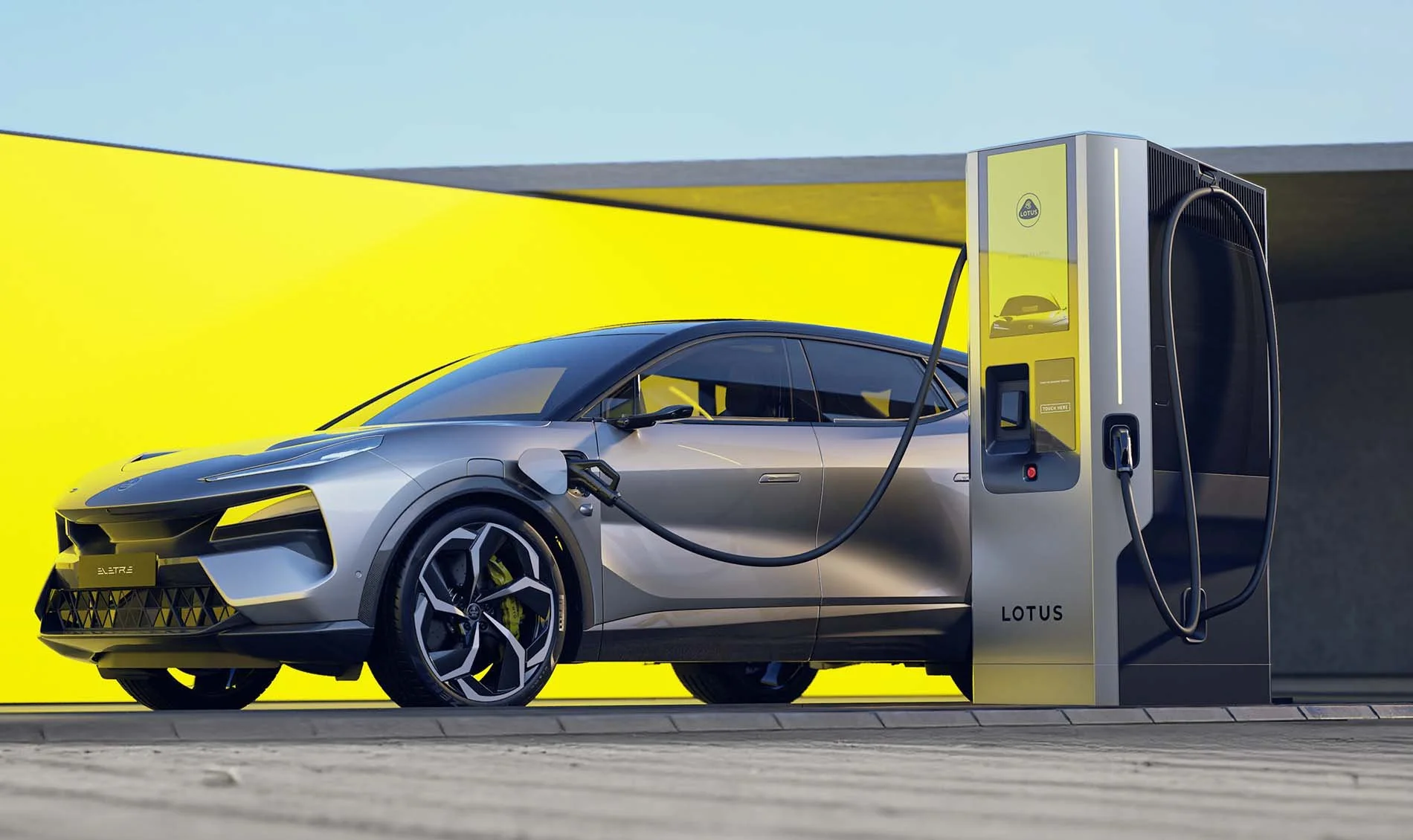 Elektroauto wird an einer Ladestation aufgeladen, mit einem gelben Hintergrund gesäumt.