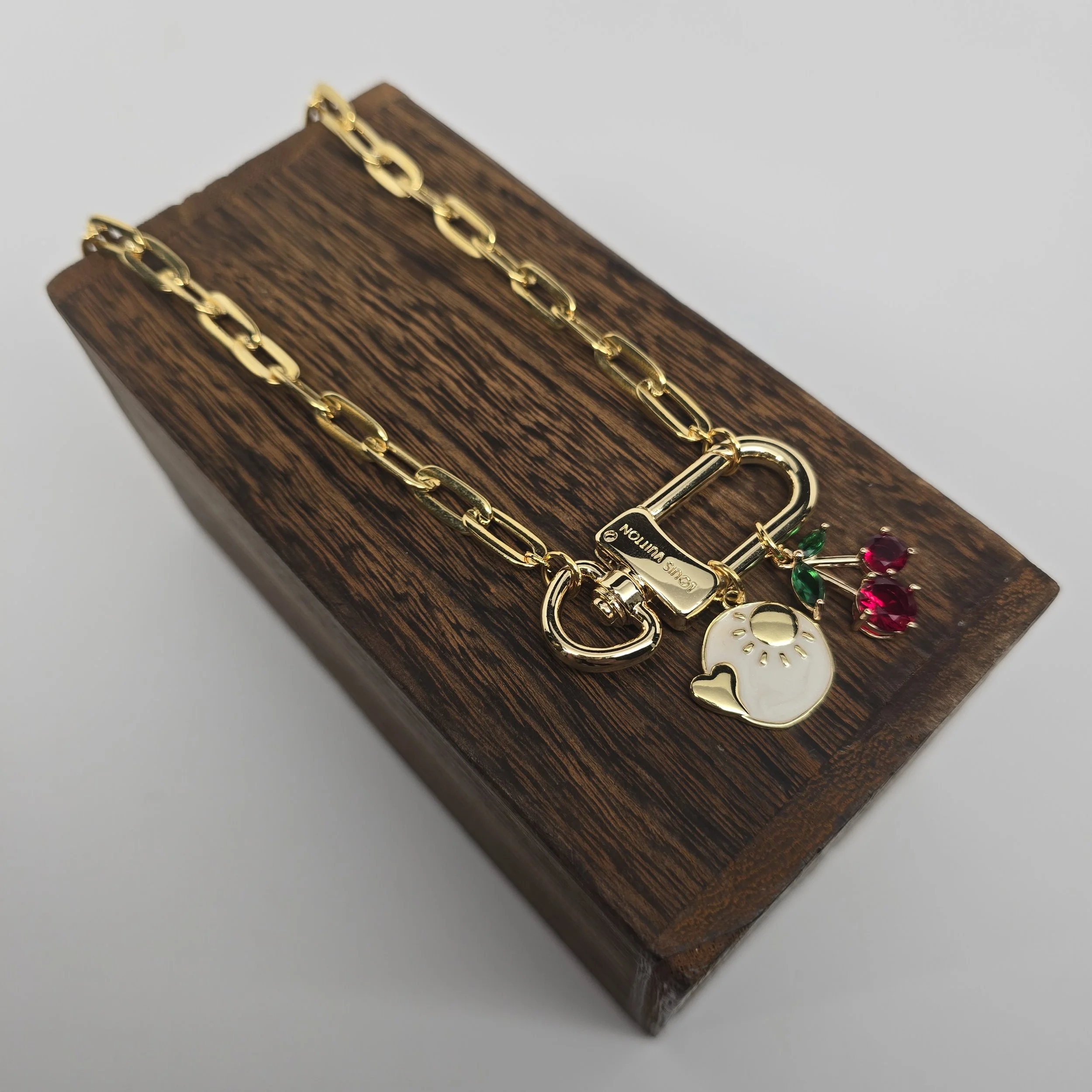 Versatile Bold D-Ring Cherries