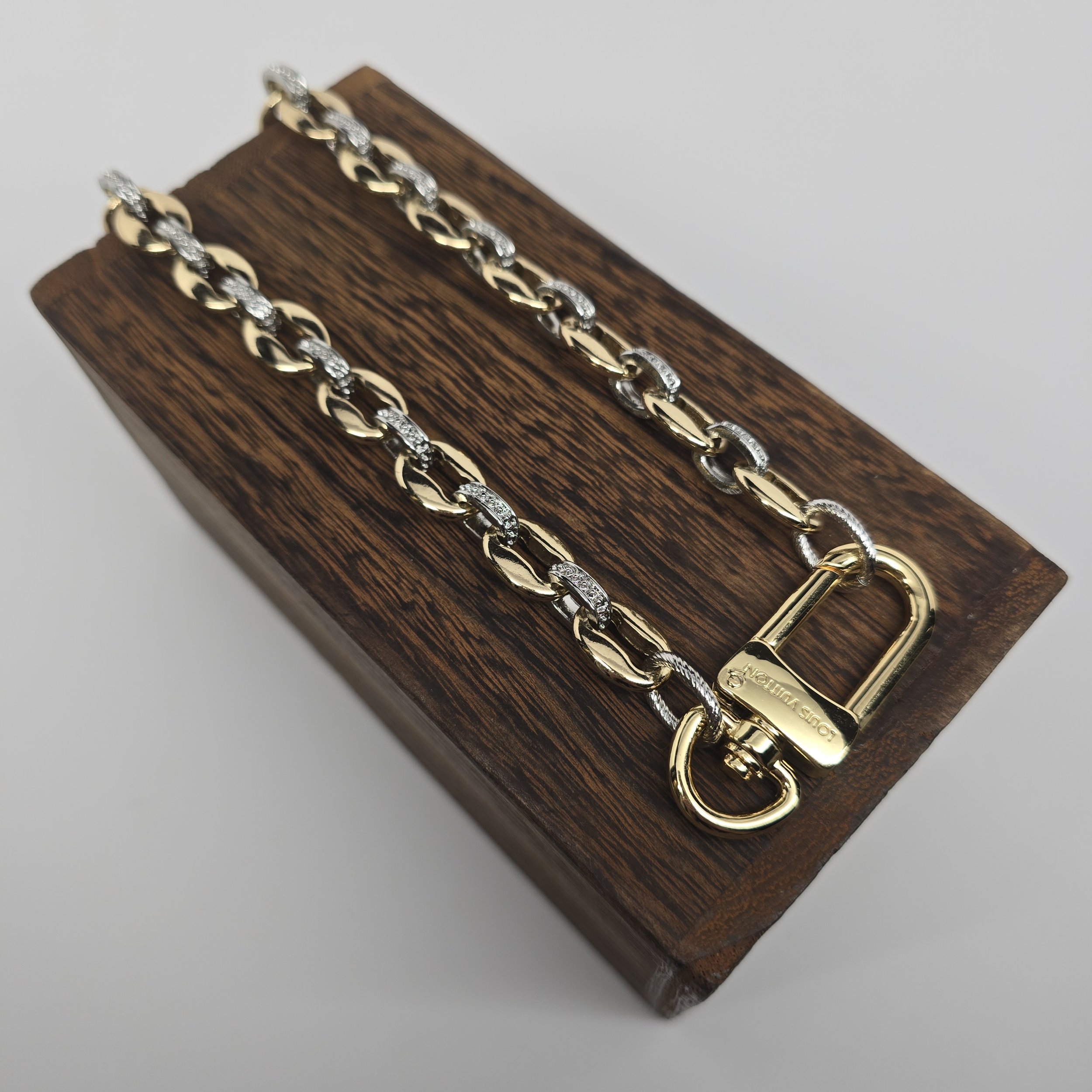 Two Tone Statement LV