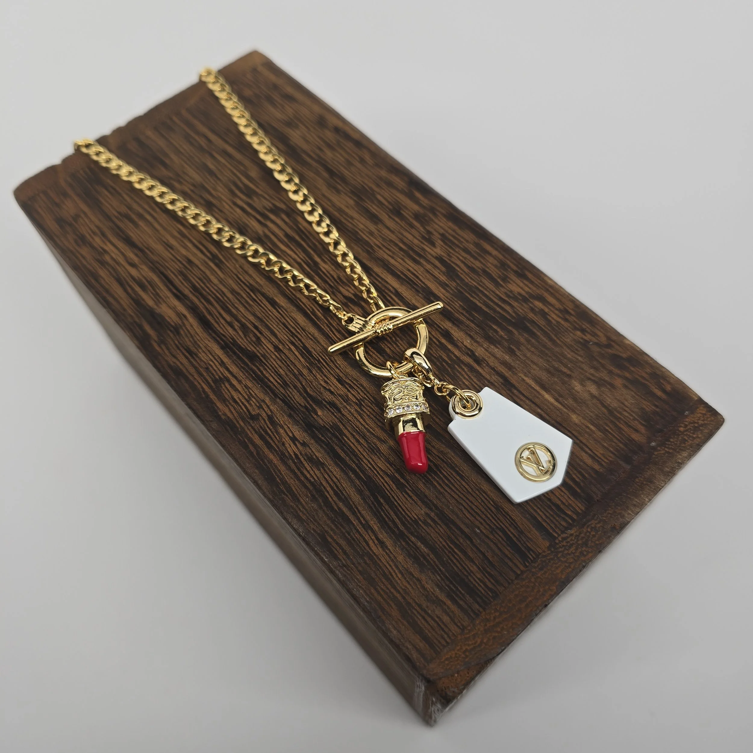 White Tag & Rouge Charm