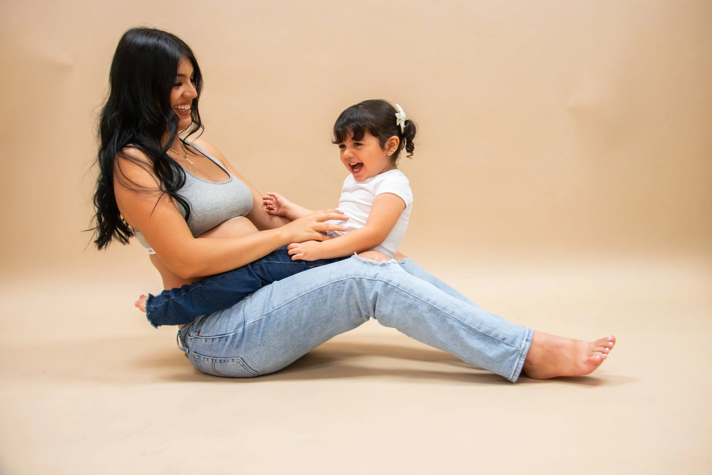 Lorna's Maternity Shoot-39.jpg