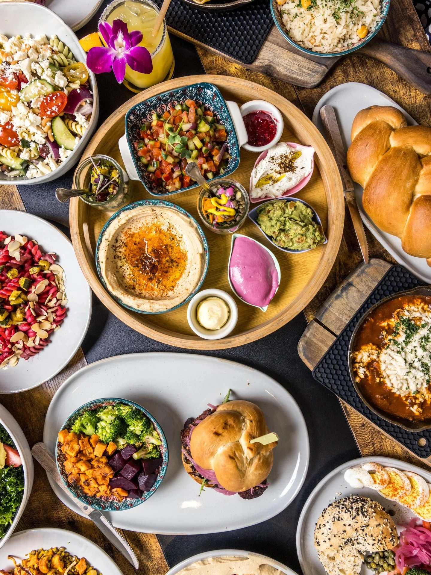 Well friends&hellip; this one isn&rsquo;t easy to share 💔
Wednesday, December 3rd will be our last dinner service at Caf&eacute; Alma.

Because of increased staffing challenges and in order to keep the heart of our caf&eacute; strong and sustainable