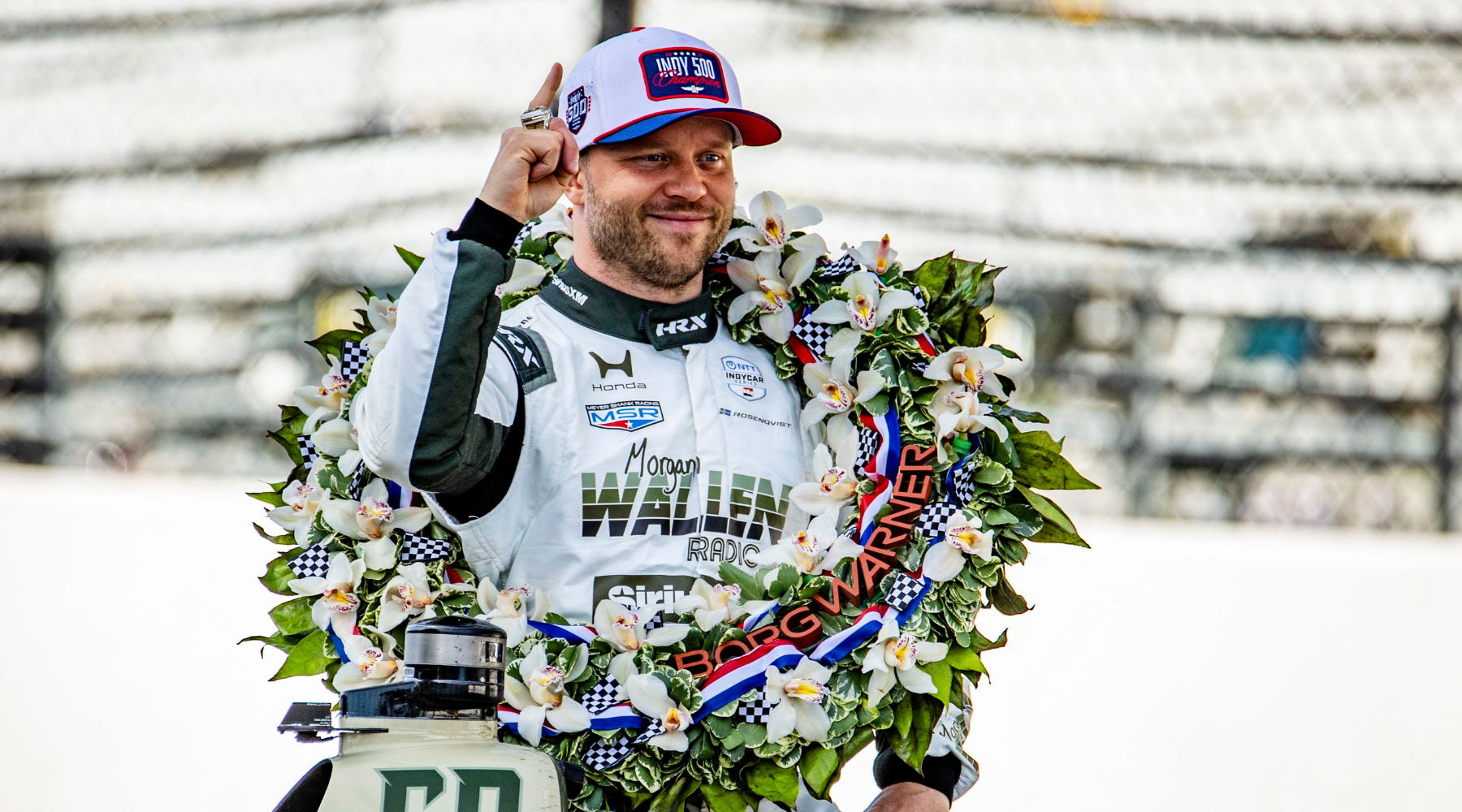Felix Rosenqvist gana las 500 Millas de Indianápolis 2026 mientras que Pato O’Ward vuelve a rozar la gloria con un cuarto lugar