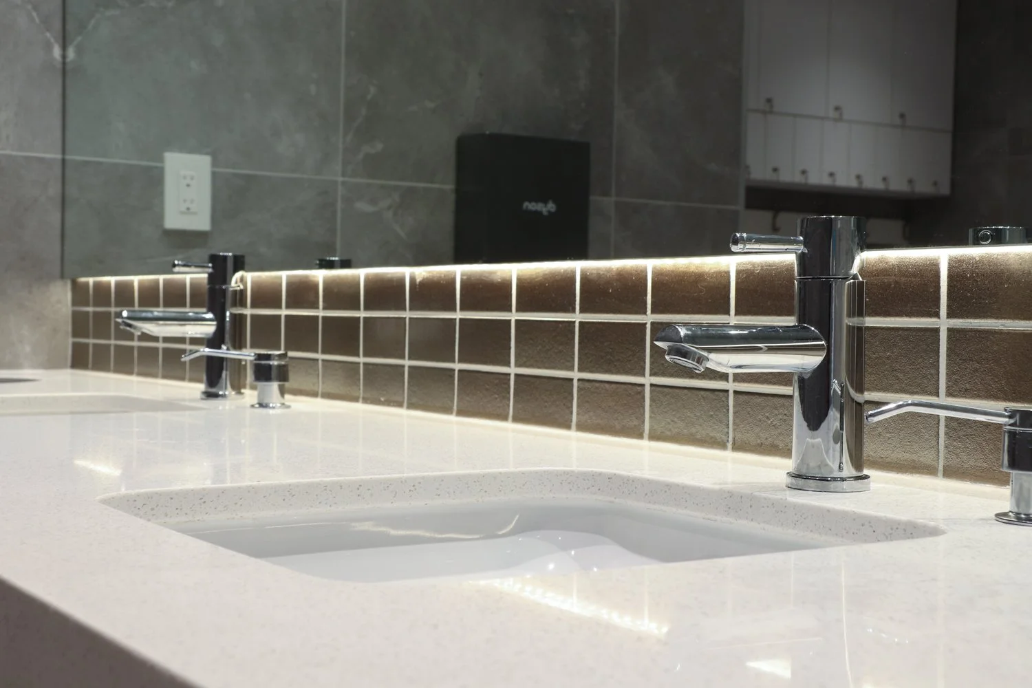 Moov Yoga Studio — millwork detail 18, commercial interior design in Vancouver, BC by LRD Studio. Photography by Jordan Smith.