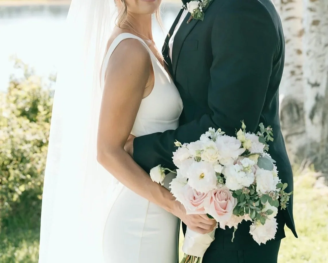 EMILY+B.+PHOTO+CO.+--+Bend%2C+Oregon+Wedding+Photographer+--+Black+Butte+Ranch+Wedding+--+Lauren+%2B+Kyle+--+BRIDALS-73_websize.jpg