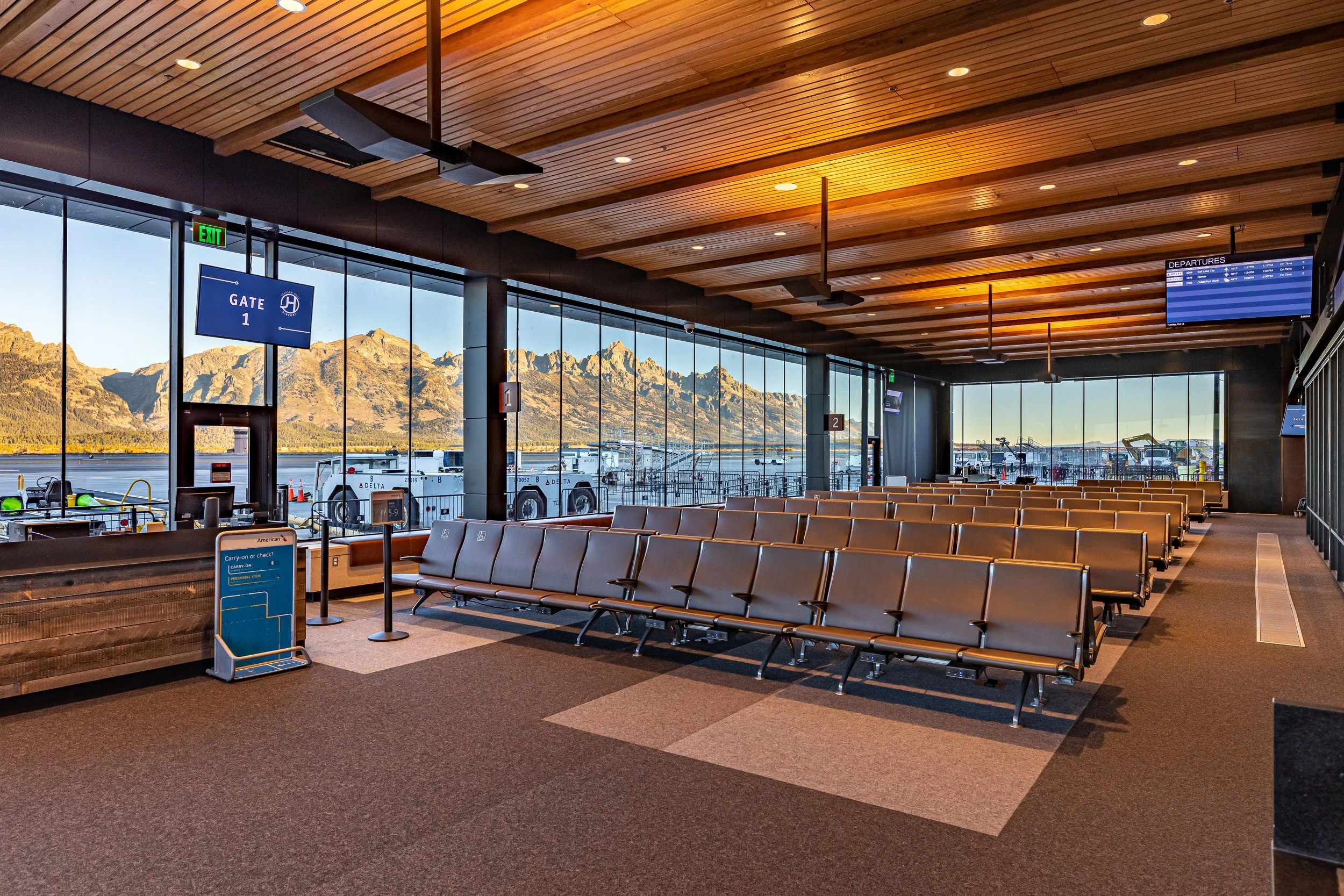 221018 JACKSON AIRPORT 072.jpg