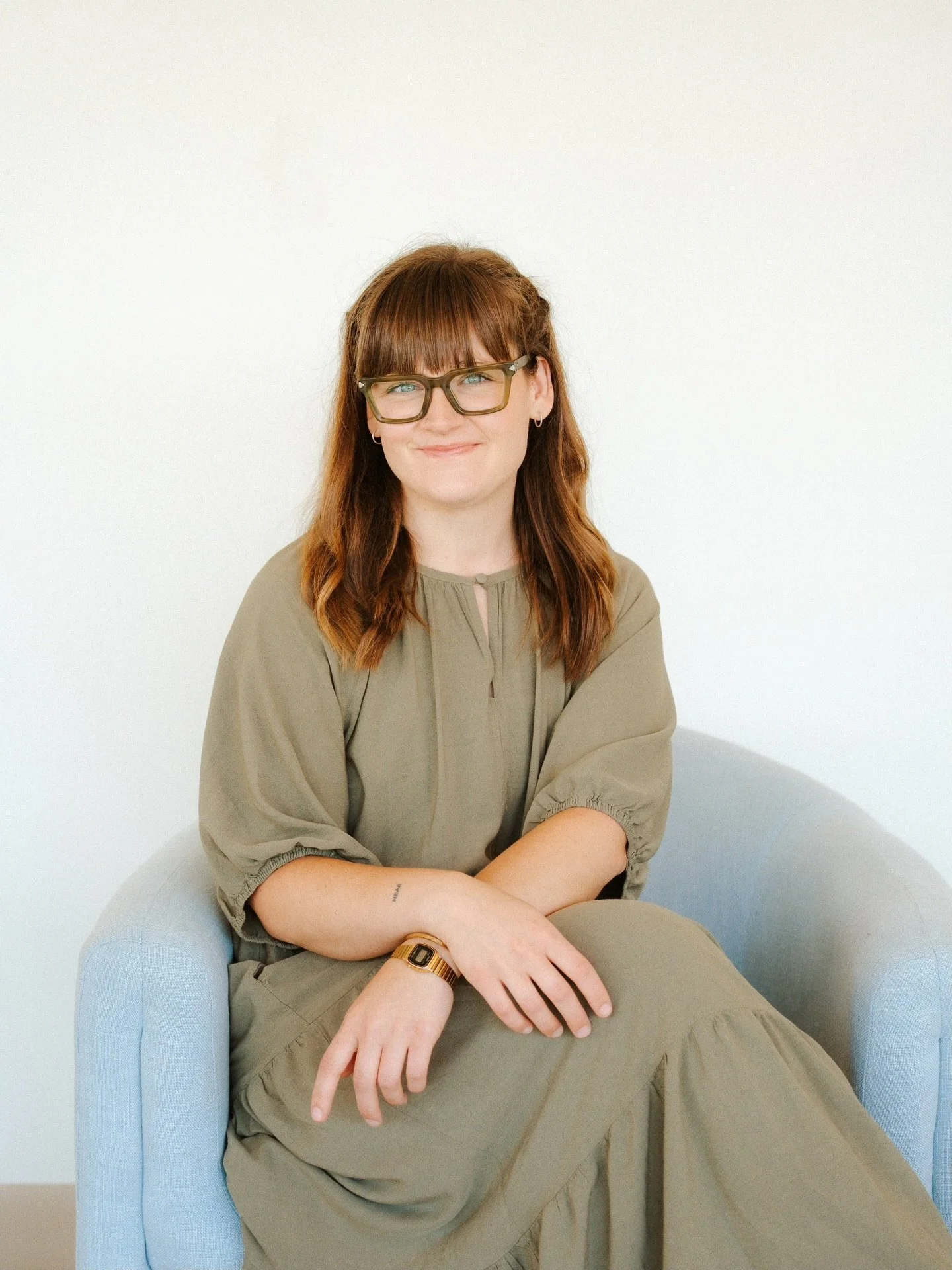 today we&rsquo;re celebrating the steady, gentle, joy-filled presence that is Annika ✨

she&rsquo;s the one who greets you with warmth, remembers the details that matter, holds space for our mamas, cheers on our families, and carries the heart of Som