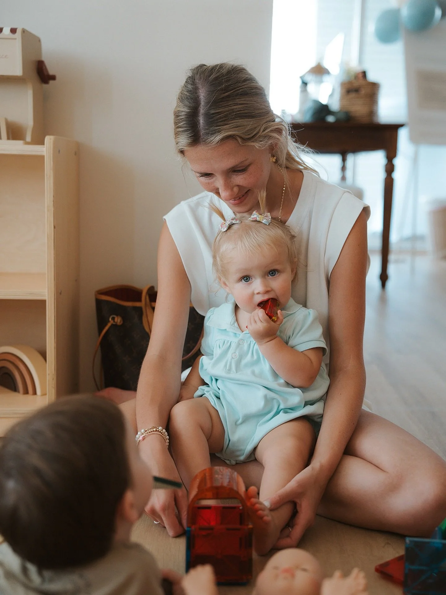some of the sweetest moments at Someday Soon look just like this 🩵

kids playing on the floor, moms slowing down long enough to ask thoughtful questions, and little nervous systems that finally feel safe.

we love creating a space where families can