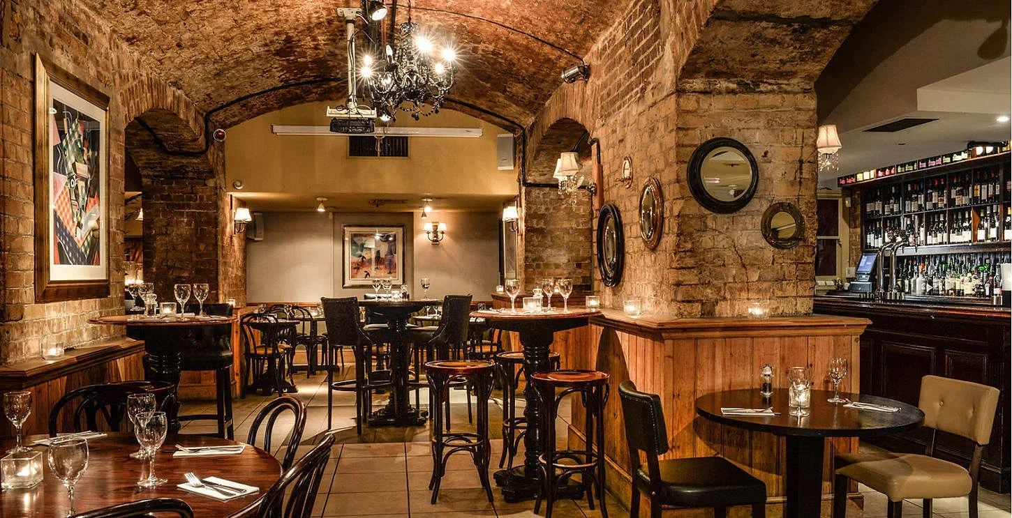 Hays-Galleria-Gallery-3_1450 (1).webp