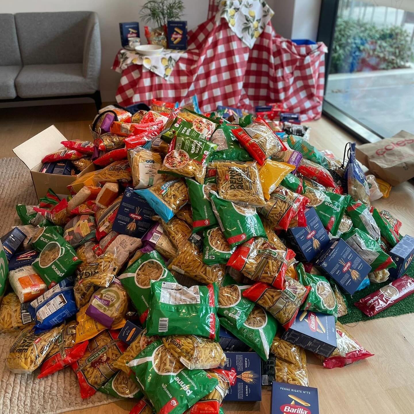 How amazing is this?💜

Our friends at MLC, Kew have gotten together and organised a Pasta and Rice Drive so that we can keep making the tasty dishes we love to serve!

What a fantastic and generous initiative - thank you so much!