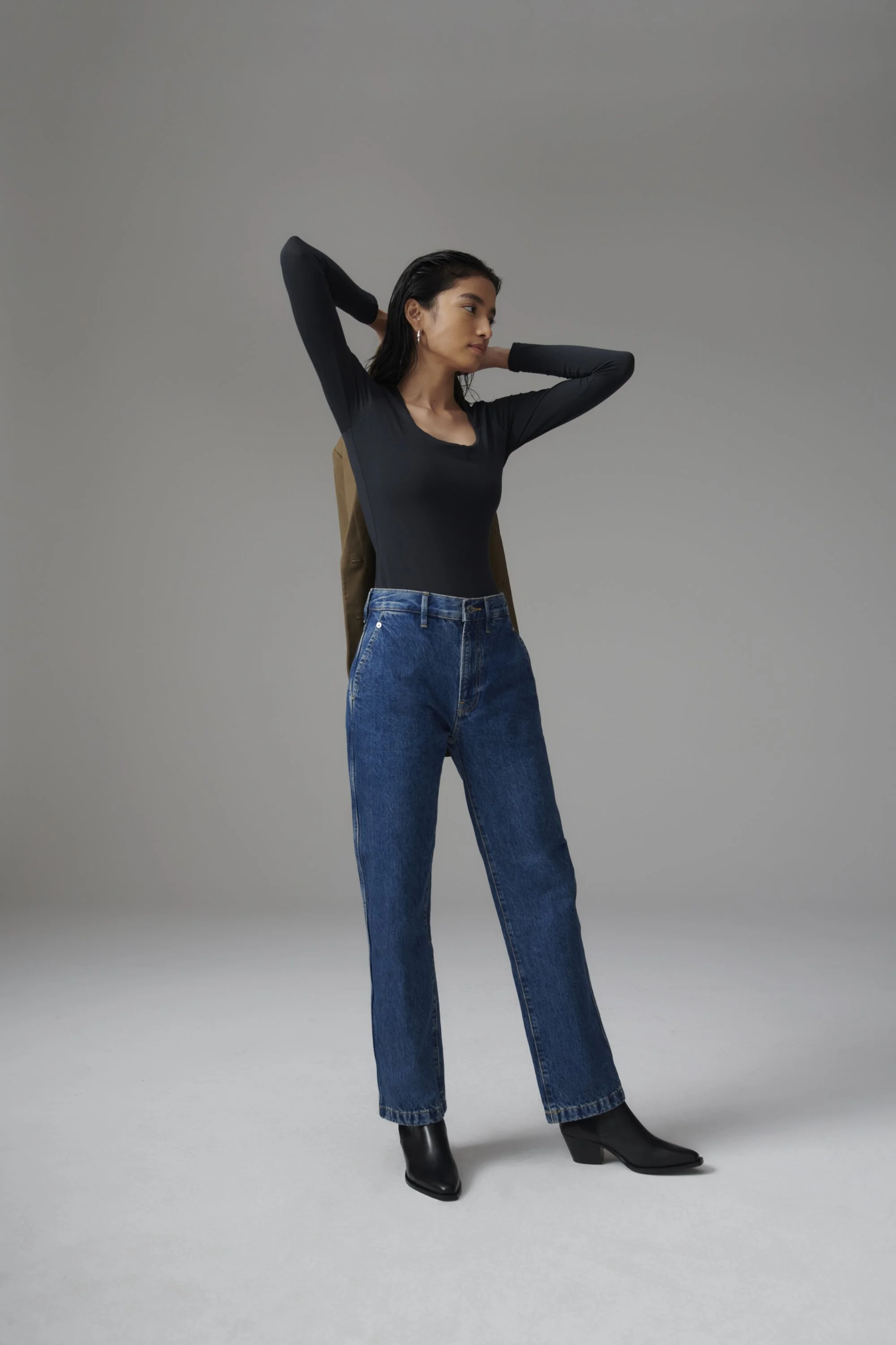 110222_EVERLANE_ME_TRAILBLAZERS_SHOT_12_CINCHBACK_WAIST_003245-LW.jpg
