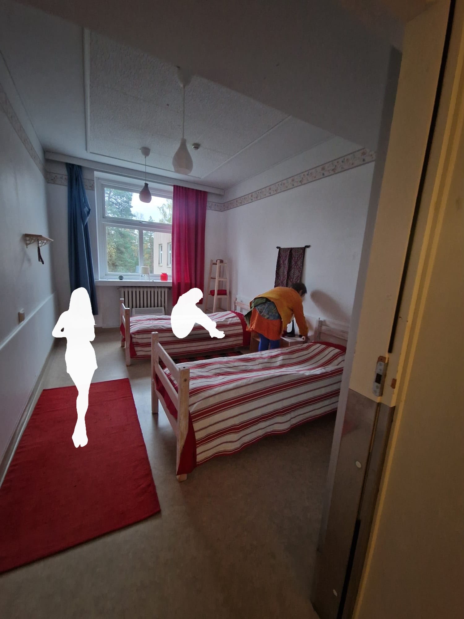 3-bedroom-silhouettes-60ac129a.jpg