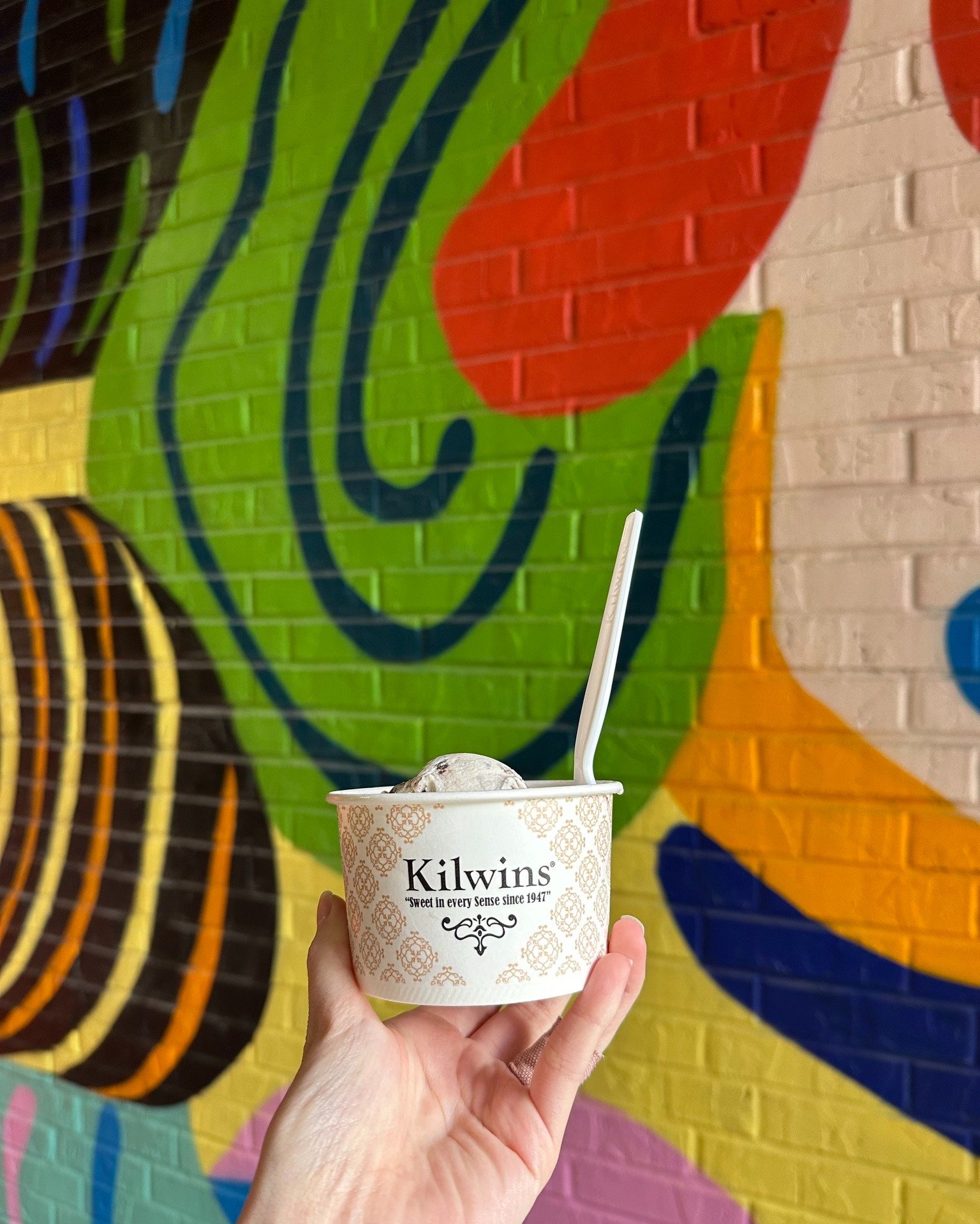 I scream, you scream, we all scream for @kilwinsplano ice cream 😉 🍦 Pop in during a hot day for a scoop of your favorite treat! It&rsquo;s going to be your new go-to spot during the 🔥 Texas summers
.
.
.
#shopsatlegacyeast #theshopsatlegacyeast #l