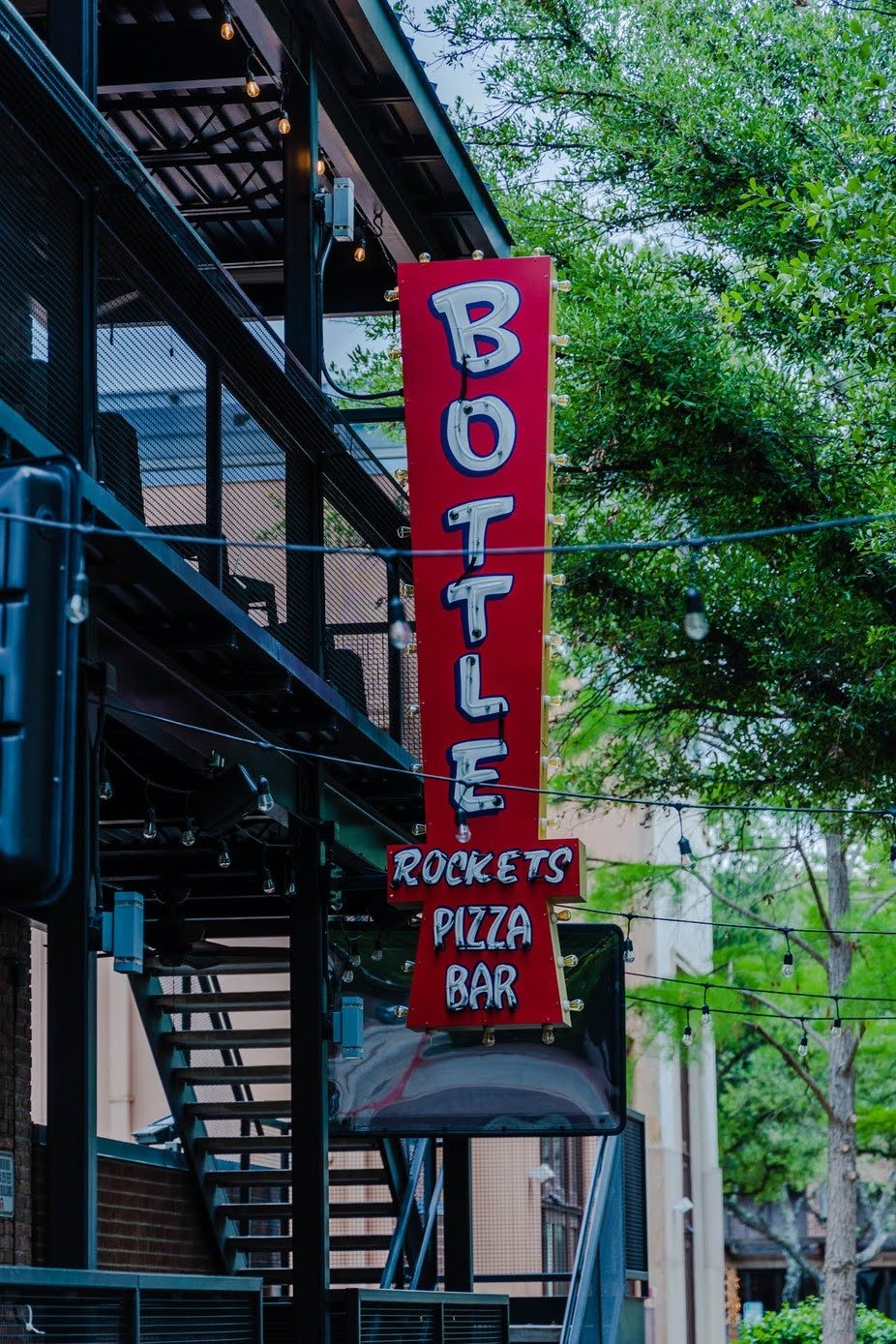 This summer, catch us sippin&rsquo; beers and munchin&rsquo; on next-level bites on @bottlerocketsbar&rsquo;s TWO-LEVEL patio ☀️🍻 They have plenty of TVs to watch your favorite sports teams, pool tables, and games to make the most of your next outin