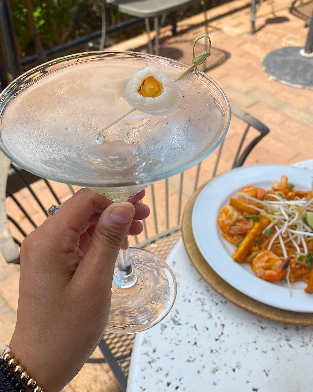 Craving Thai? Samui is the perfect spot for a cozy bowl of noodles, spicy Pad Thai, and some comforting chicken stir fry! Oh and a martini of course 🍸
.
.
.
#ShopsAtLegacyEast #SamuiThai