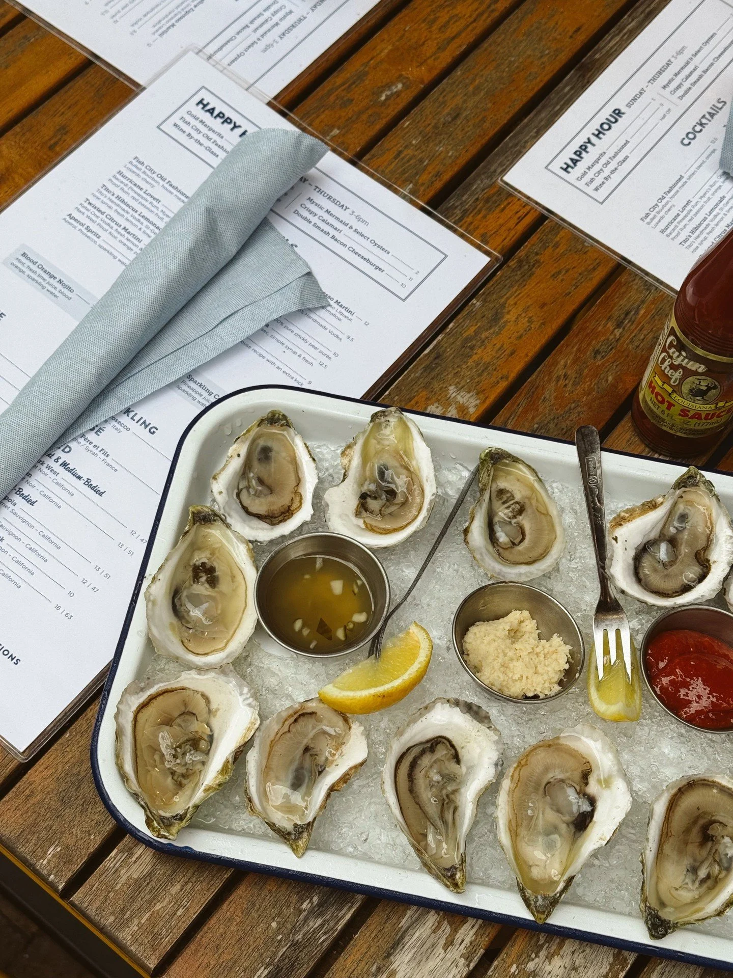 Oysters = our dream date. 🦪 Join us at @halfshells for fresh seafood, handcrafted drinks, and a cozy coastal setting that&rsquo;s perfect for date night, friends night, or just treating yourself.
&bull;
&bull;
&bull;
##shopsatlegacyeast #halfshells